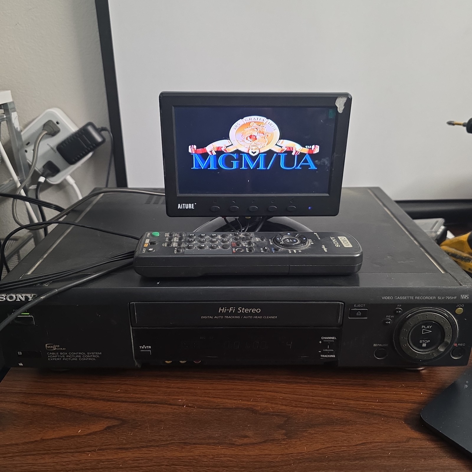 Sony SLV-795HF Hi-Fi Stereo VCR VHS Player With Remote – TESTED