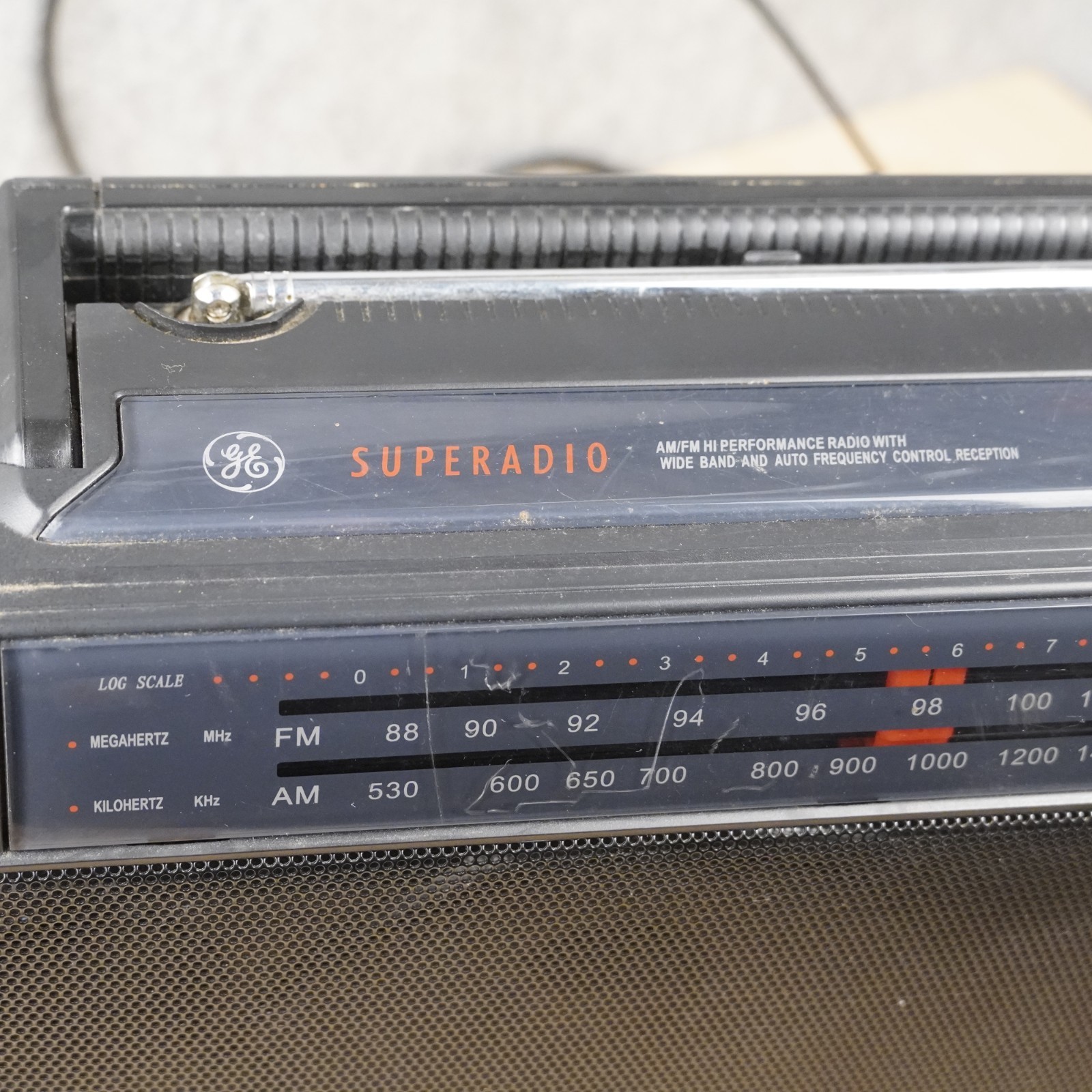 GE Superadio III 7-2887 AM/FM Long Range Portable Radio Tested Working