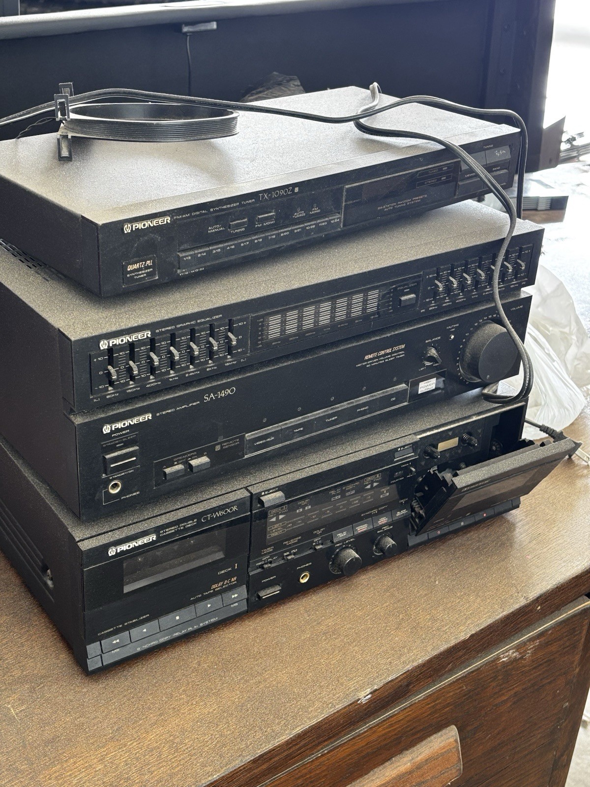 Pioneer Vintage Stereo Receiver Wood Case Analog Tuner Multiple Controls