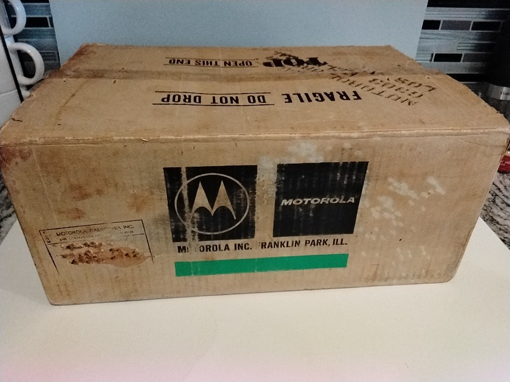 Motorola TM711S Automobile Stereo 8-Track Tape Player w/ Mount & Owners Guide