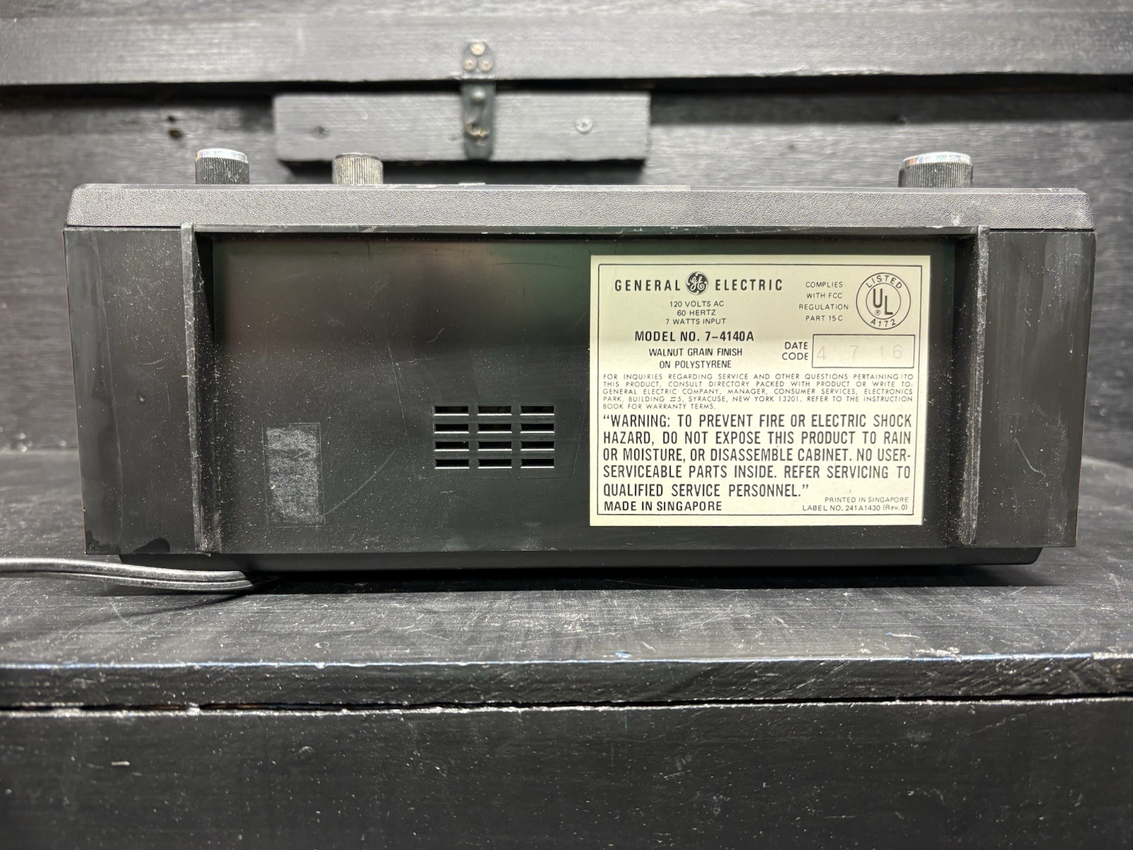 Vintage General Electric #7-4140A AM/FM Radio Faux Wood Grain Working