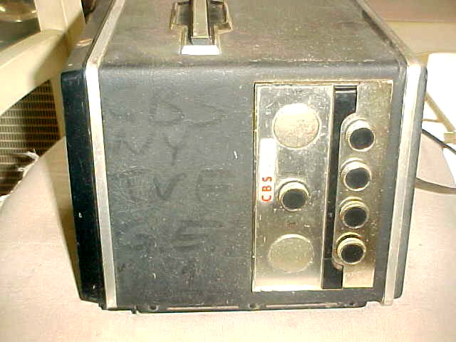 RETRO VINTAGE TV CBS TV MONITOR 8 INCH GE B+W EARLY 60s TRANSISTORIZED