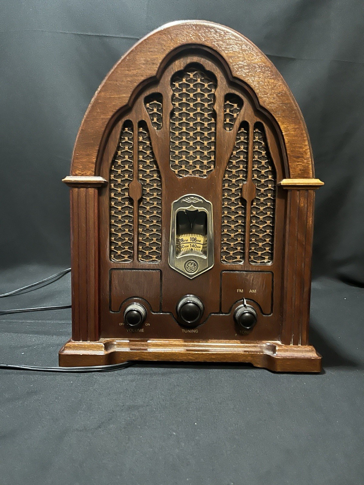 General Electric GE Reproduction Model No 7-4100JA Cathedral AM/FM Radio Wood