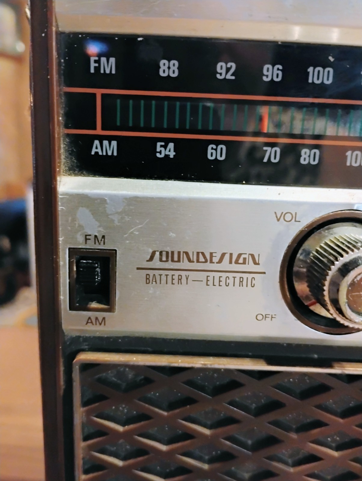 Vintage Sound Design AM/FM Radio AC Or DC Power Works Great And In Great Shape.