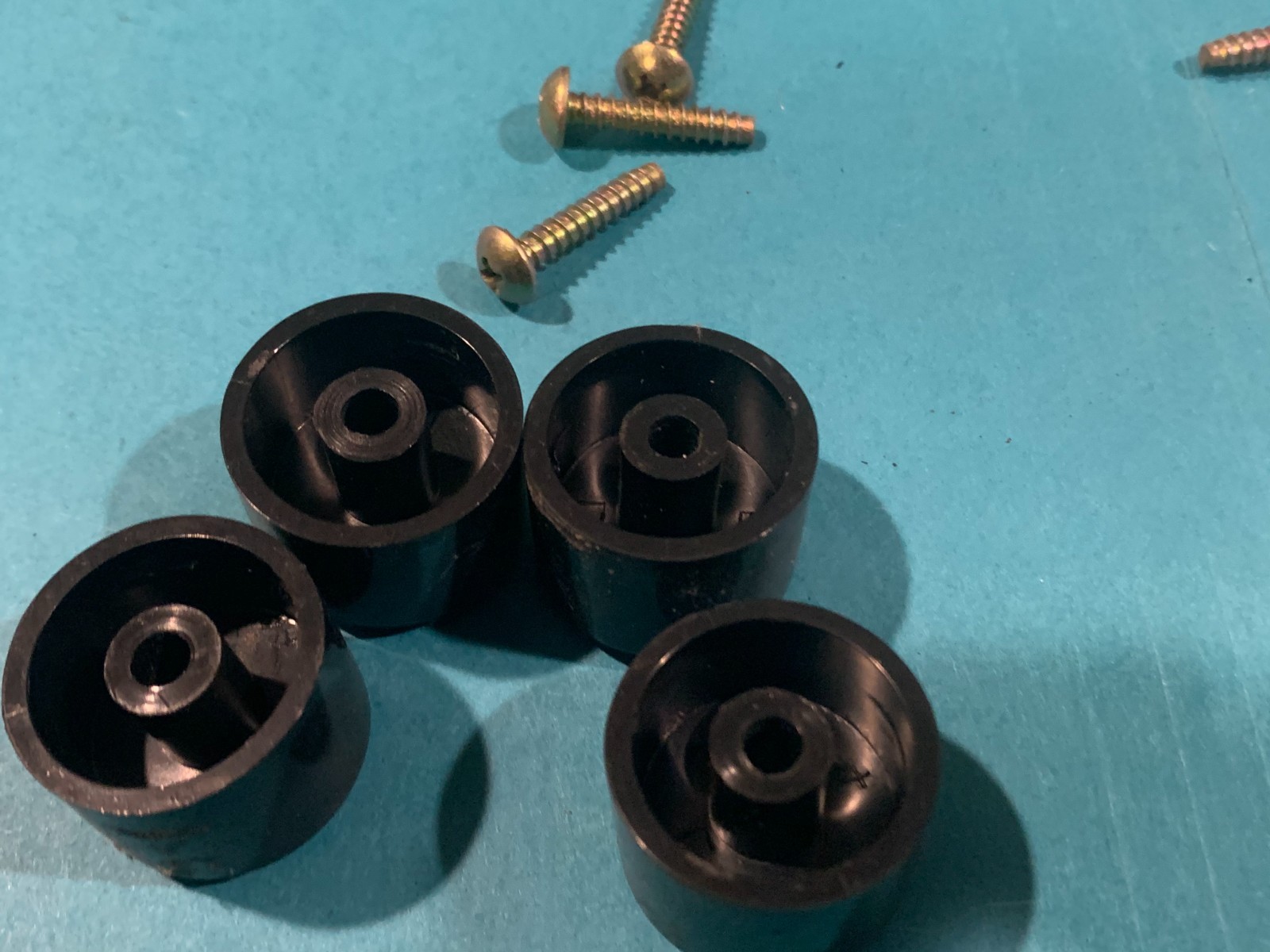 PIONEER SX-535 Stereo Receiver – Parting Out – Set of 4 Feet and Screws