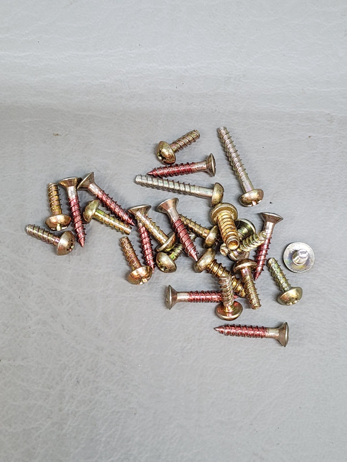 Technics SL-210 Turntable Parting Out – Misc Screws 0889