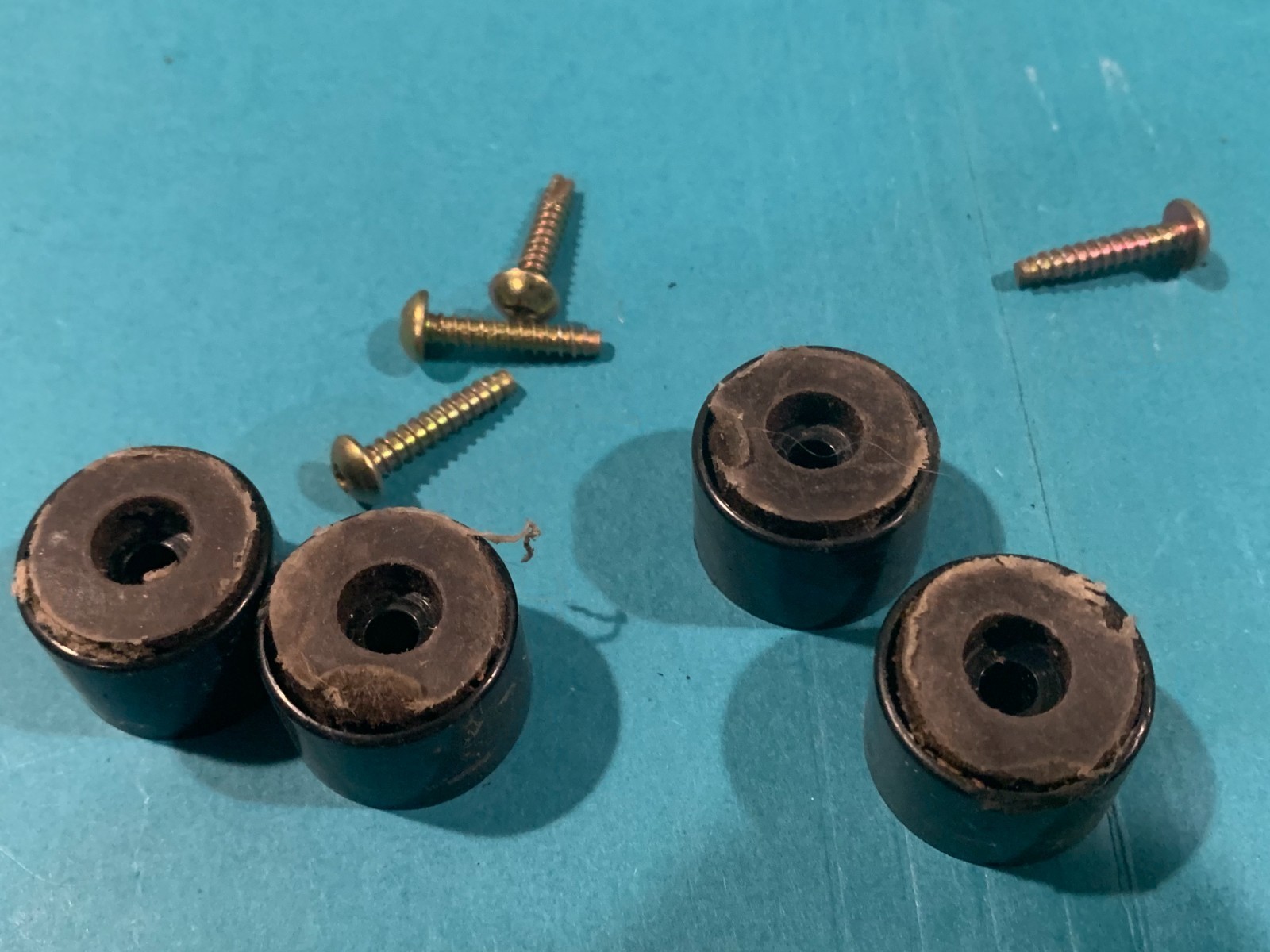 PIONEER SX-535 Stereo Receiver – Parting Out – Set of 4 Feet and Screws