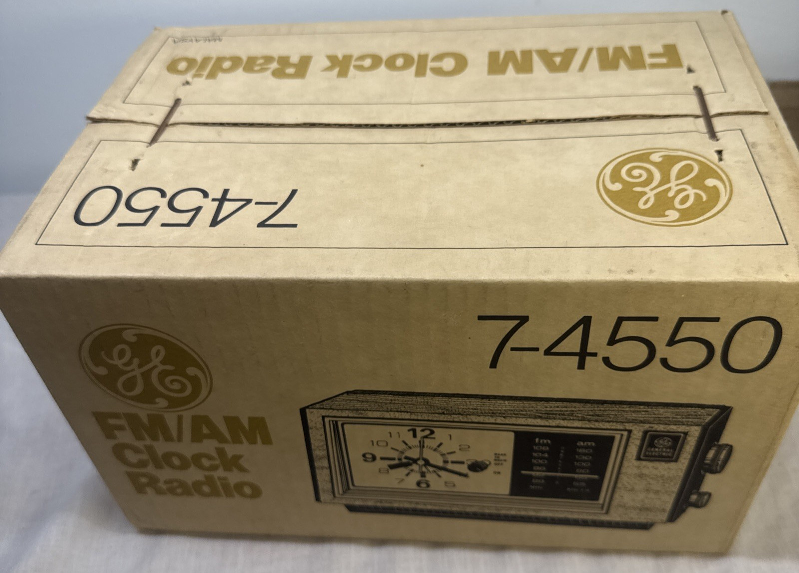 VTG GE GENERAL ELECTRIC AM/FM CLOCK RADIO MODEL 7-4550 NEW IN BOX RARE
