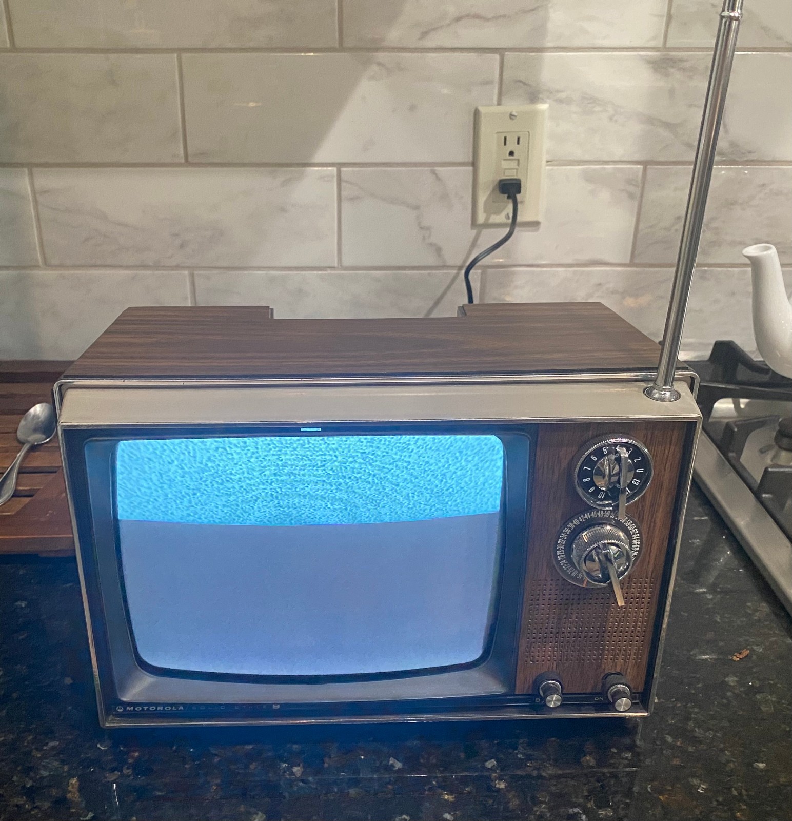 Vintage 1970s Motorola Solid State 9 TV (powers on) Retro Portable TV