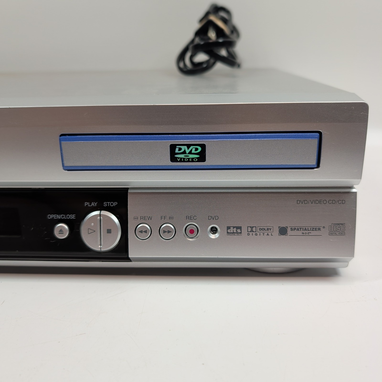 JVC HR-XVC1U DVD/VCR Combo Player Recorder VHS Hi-Fi Stereo 4 Head w/ Remote
