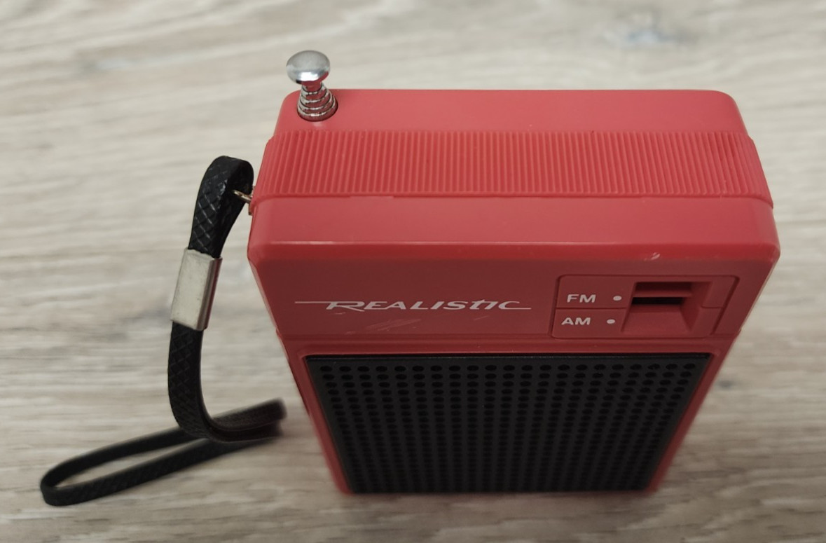 Vintage Realistic Flavoradio Red Handheld AM FM Radio 12-720 Tested Working