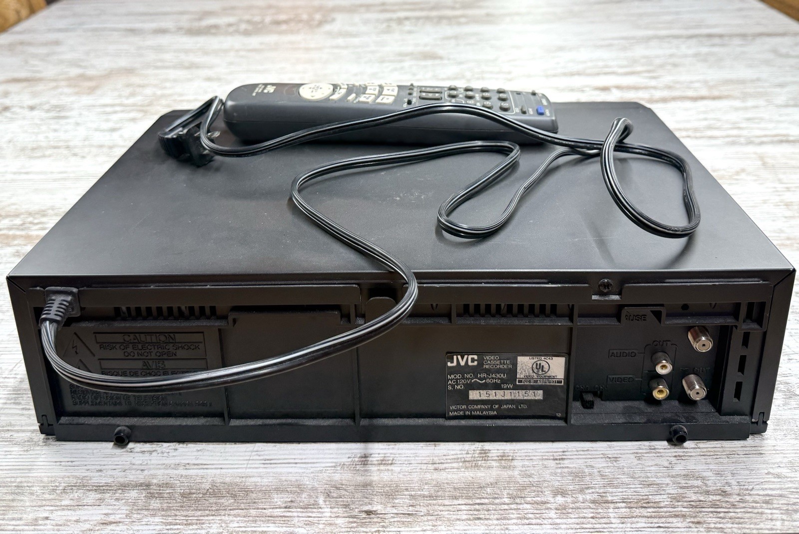 VTG JVC VHS VCR HR-J430U With Remote TESTED WORKS