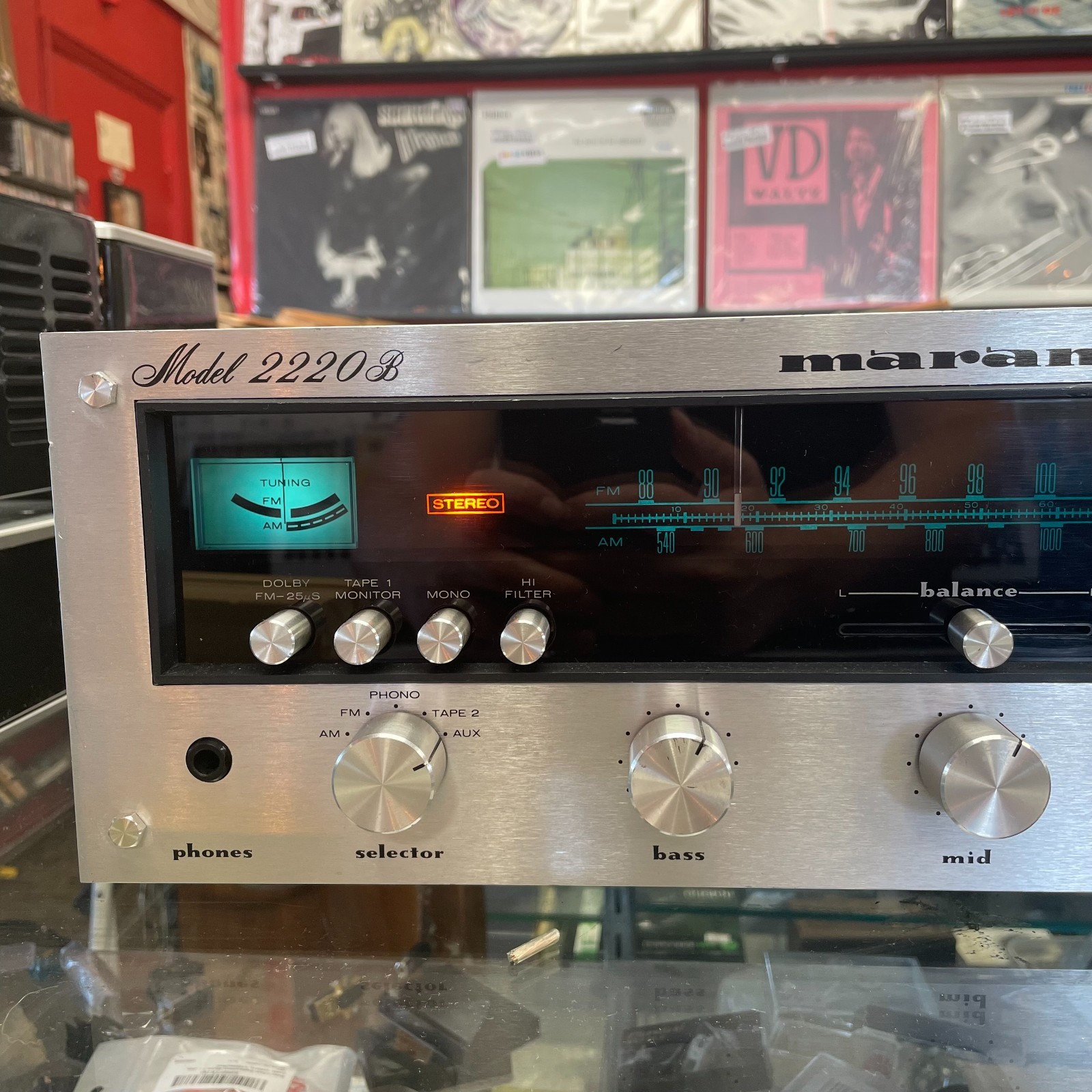 Marantz Model 2220B Stereo Receiver 20WPC 8Ω TESTED FULLY WORKING SOUNDS GREAT