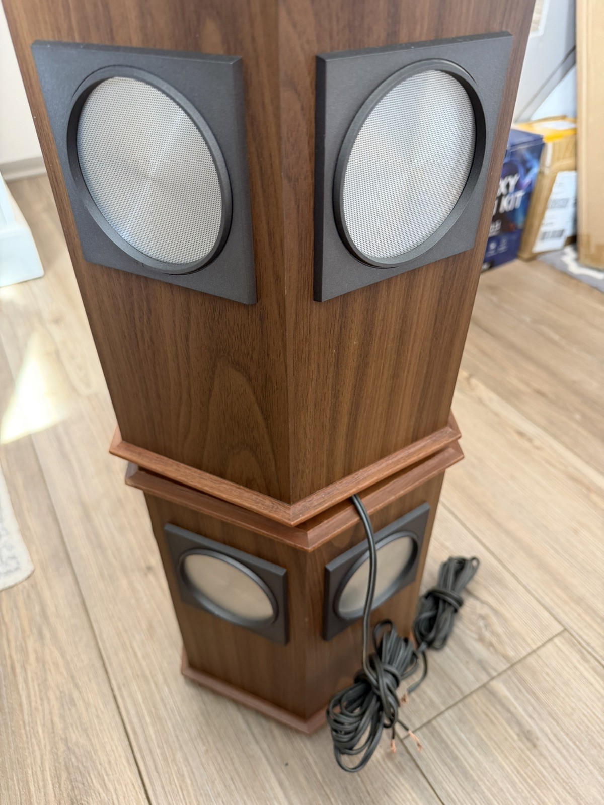 Akai Omnidirectional 6 Speaker System