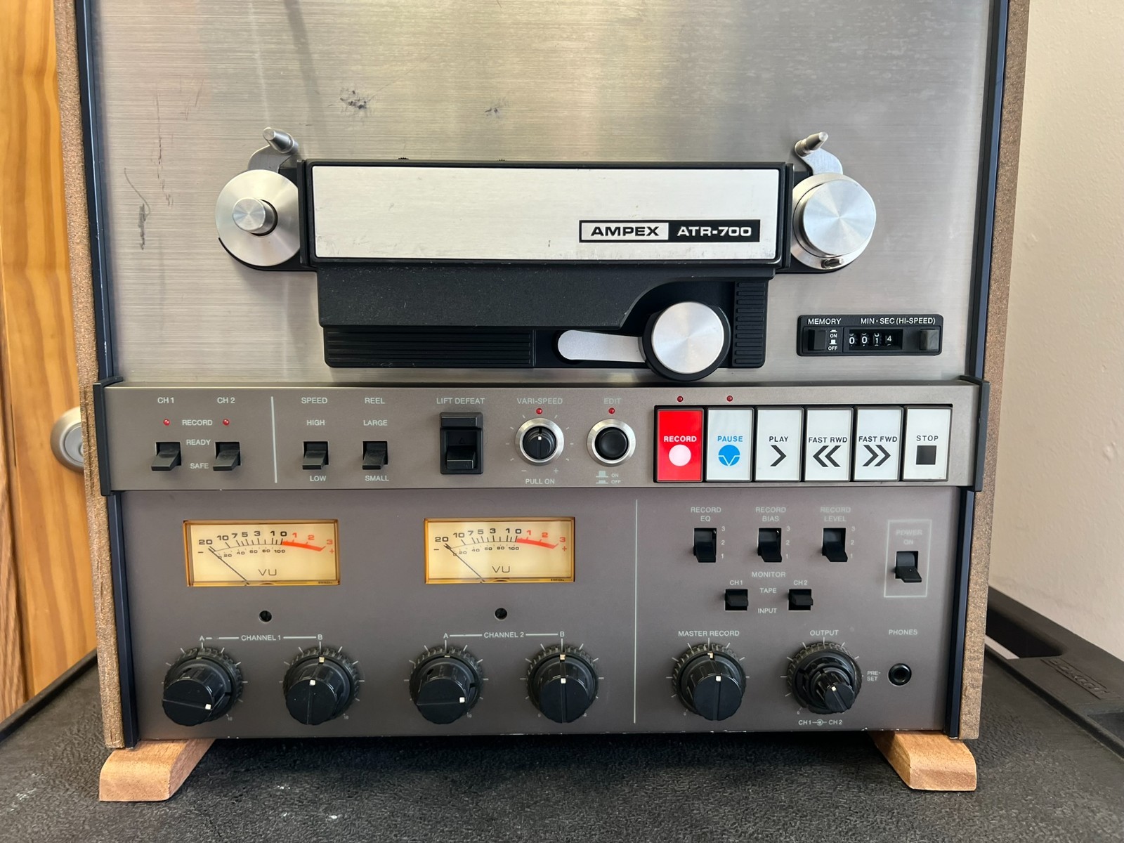 AMPEX ATR-700 2 track , Professional Reel To Reel Tape Deck -FOR Parts/Repair