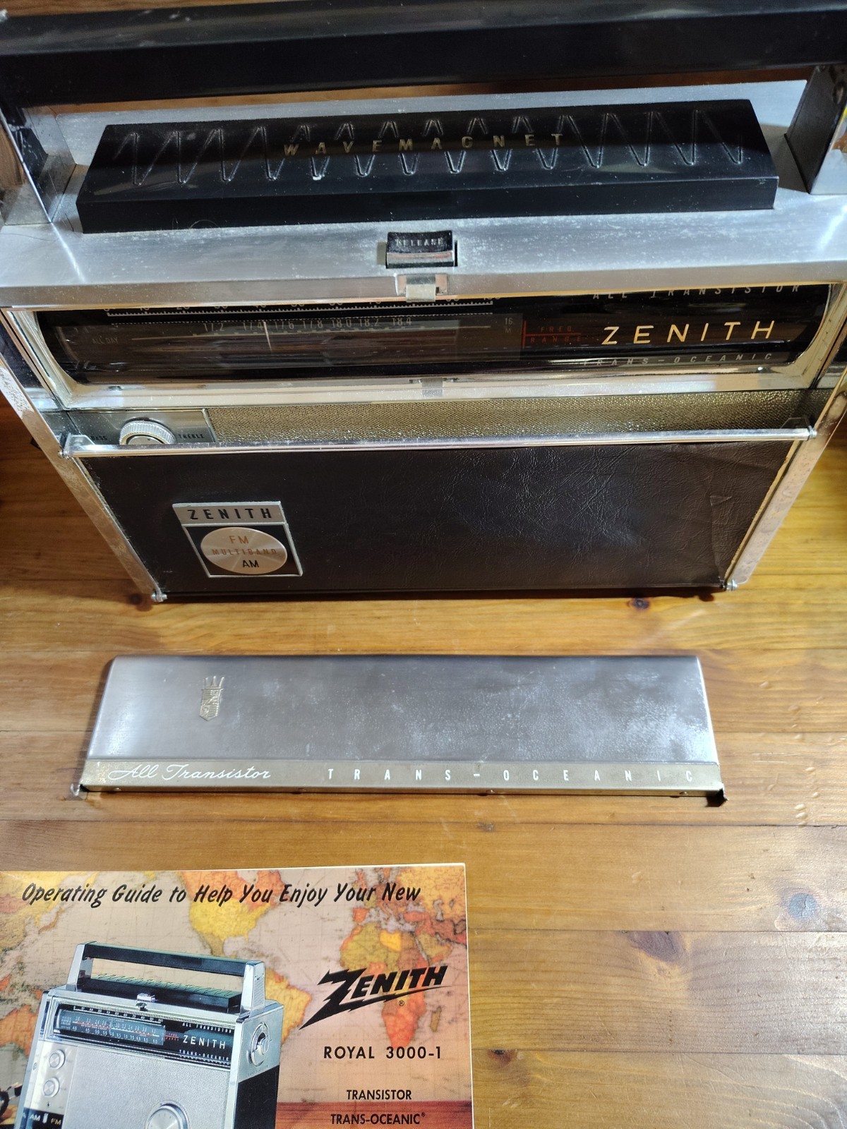 Vintage Zennith Royal 3000 Multi Band Radio