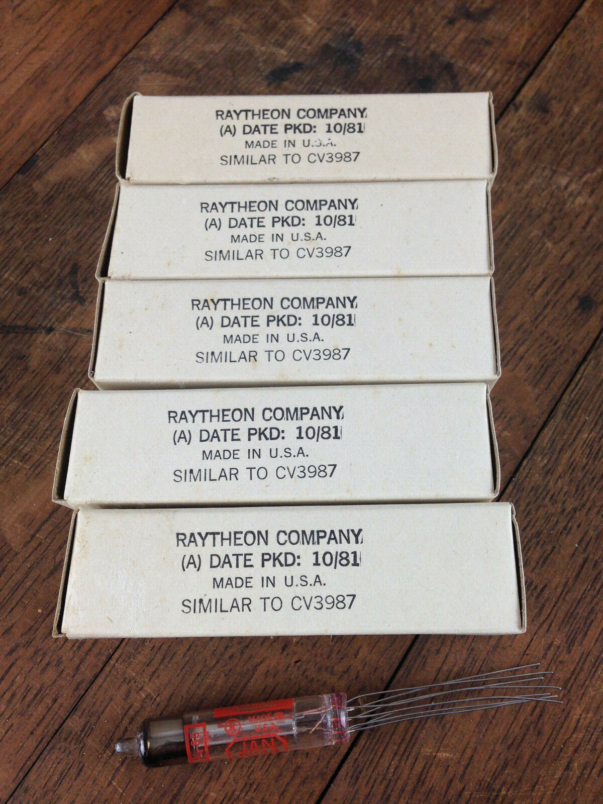 NOS – Lot of 5 Matching date 1981 Raytheon Jan 5644 KR85 VACUUM TUBE #100 & 101