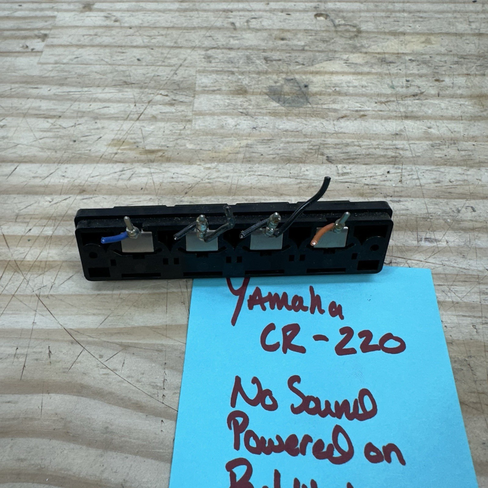 Yamaha CR-220 Receiver Parts – Speaker Output Connectors Terminals