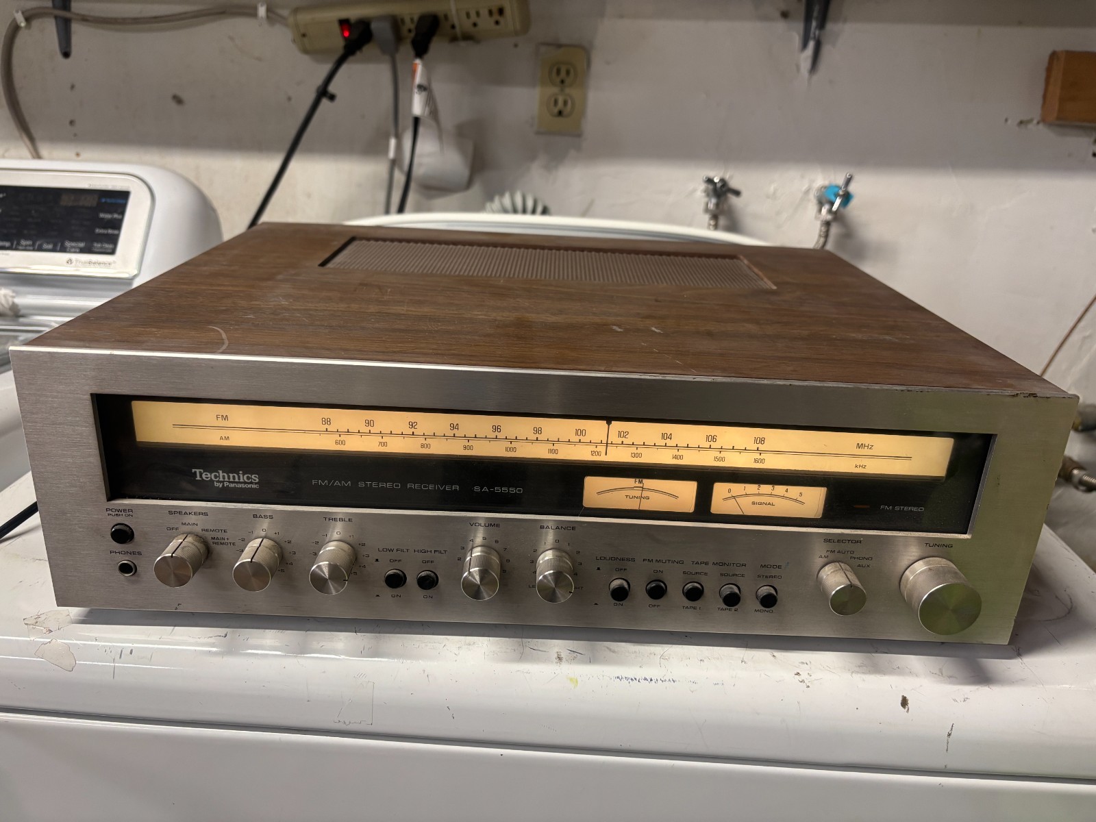 Technics AM/FM Stereo Receiver SA 5550 AM/FM Stereo Receiver (1975) Vintage