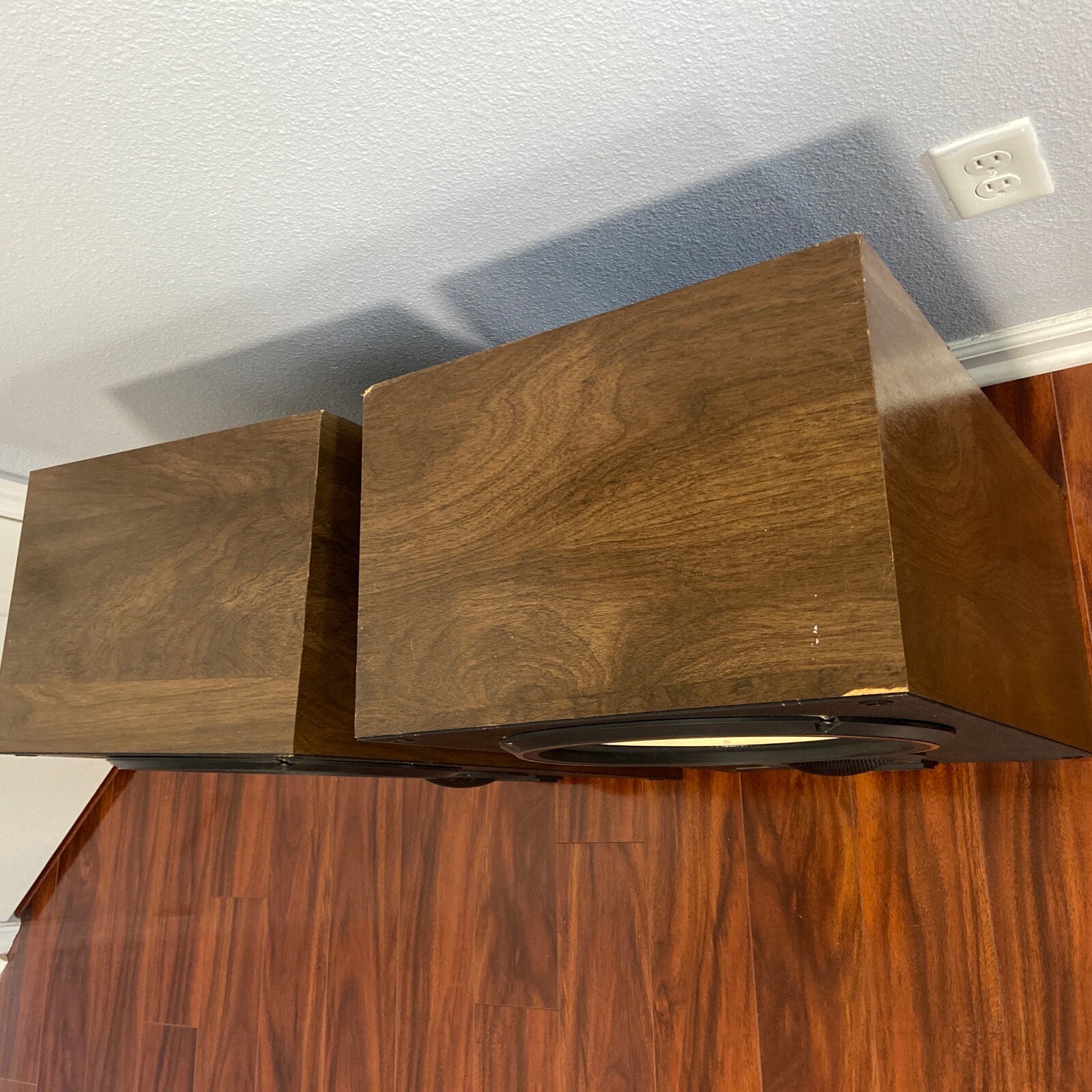 VERIT L -12 R . 3 WAY HIGH FIDELITY SPEAKERS SYTEM 12″ WOOFER