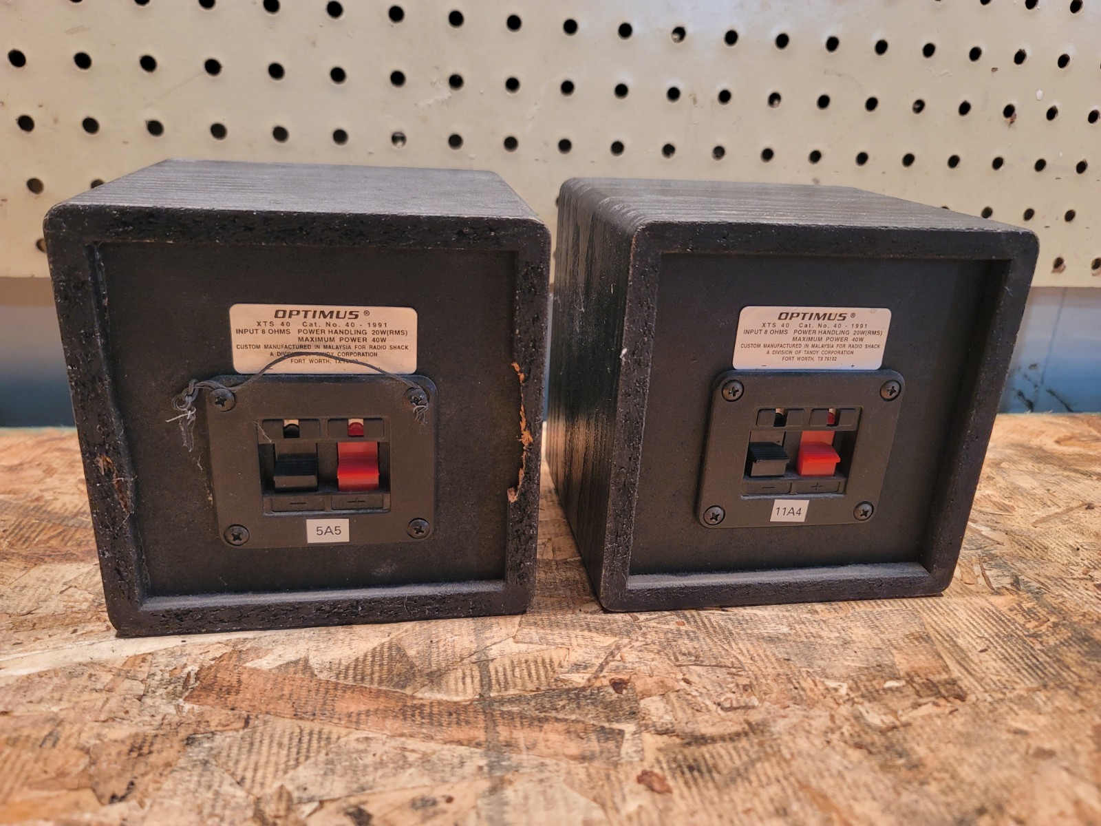 Optimus XTS 40 Speakers Cat. No. 40-1991 – Tested and Working Pair See Photos