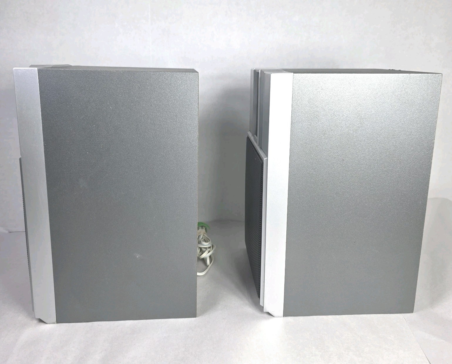 Sears 564. 92822450 2 Way Speaker Set 25 W 8 OHM Made in Japan Gray Tested