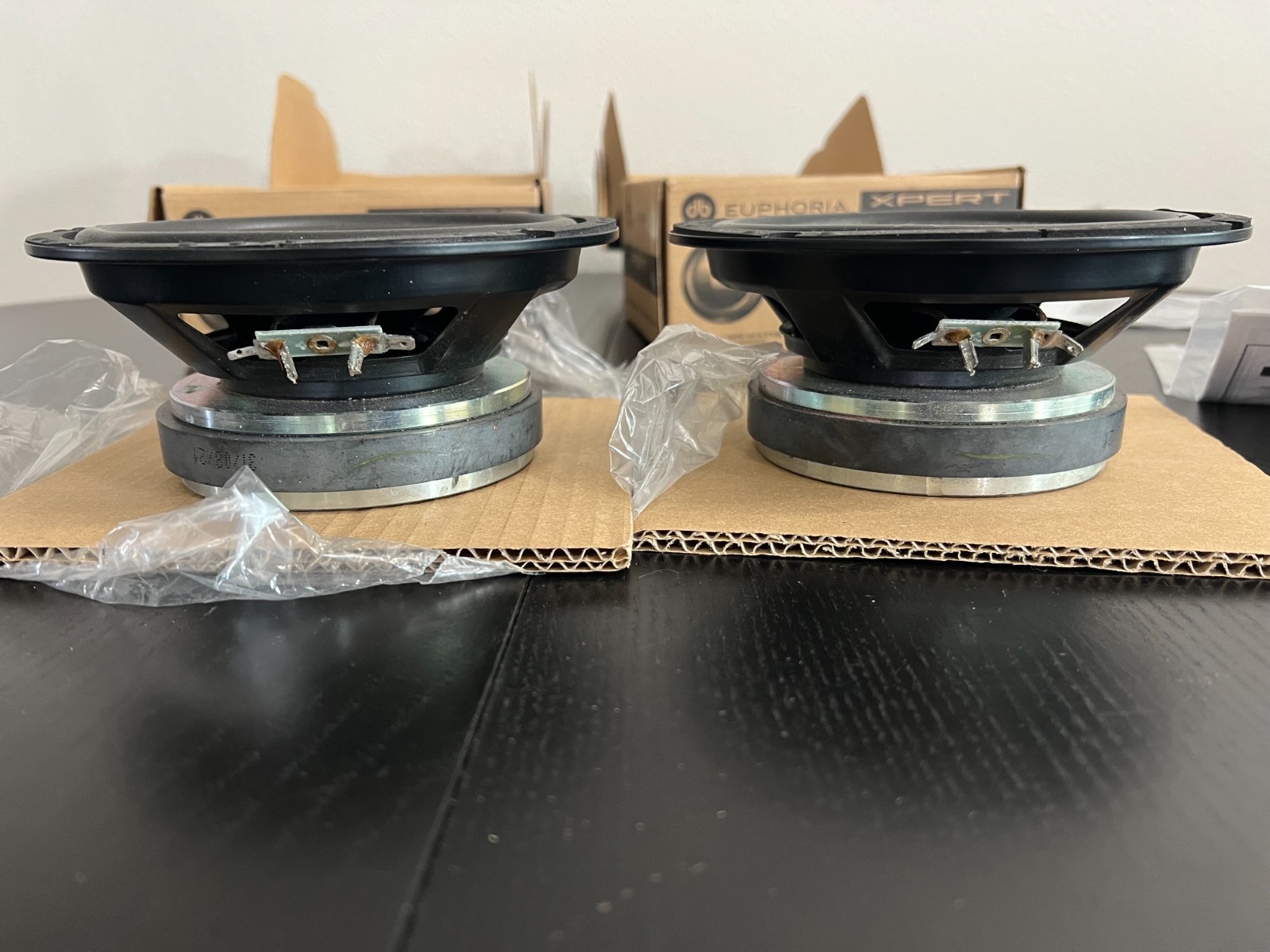 JBL 6W4P — 6-inch Midrange Driver: 200 W, 8 Ohms. For Car and Home Audio Systems