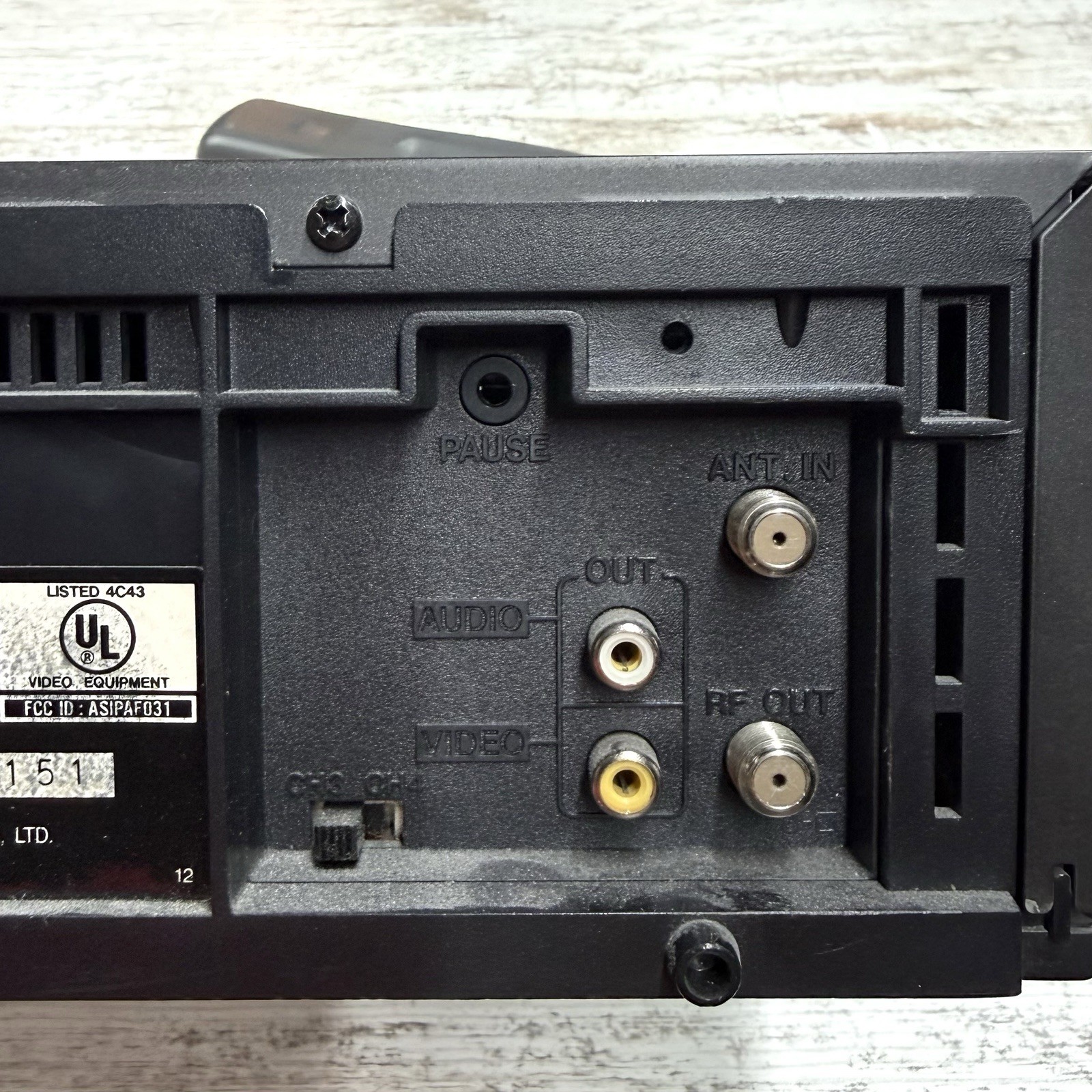 VTG JVC VHS VCR HR-J430U With Remote TESTED WORKS
