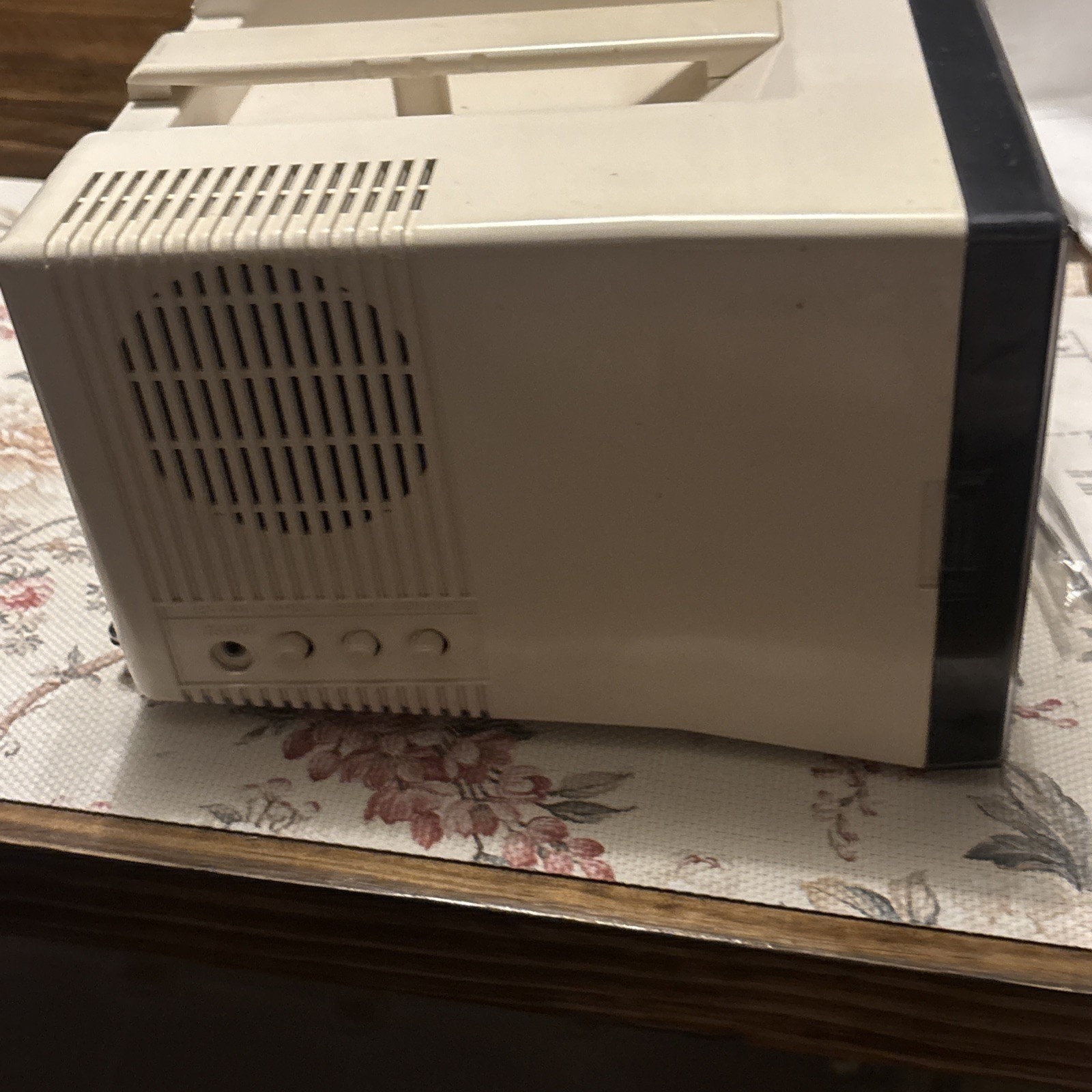 Spacemaker Kitchen Companion GE TV/Radio 5” B&W FM/AM 7-7160 Original Box