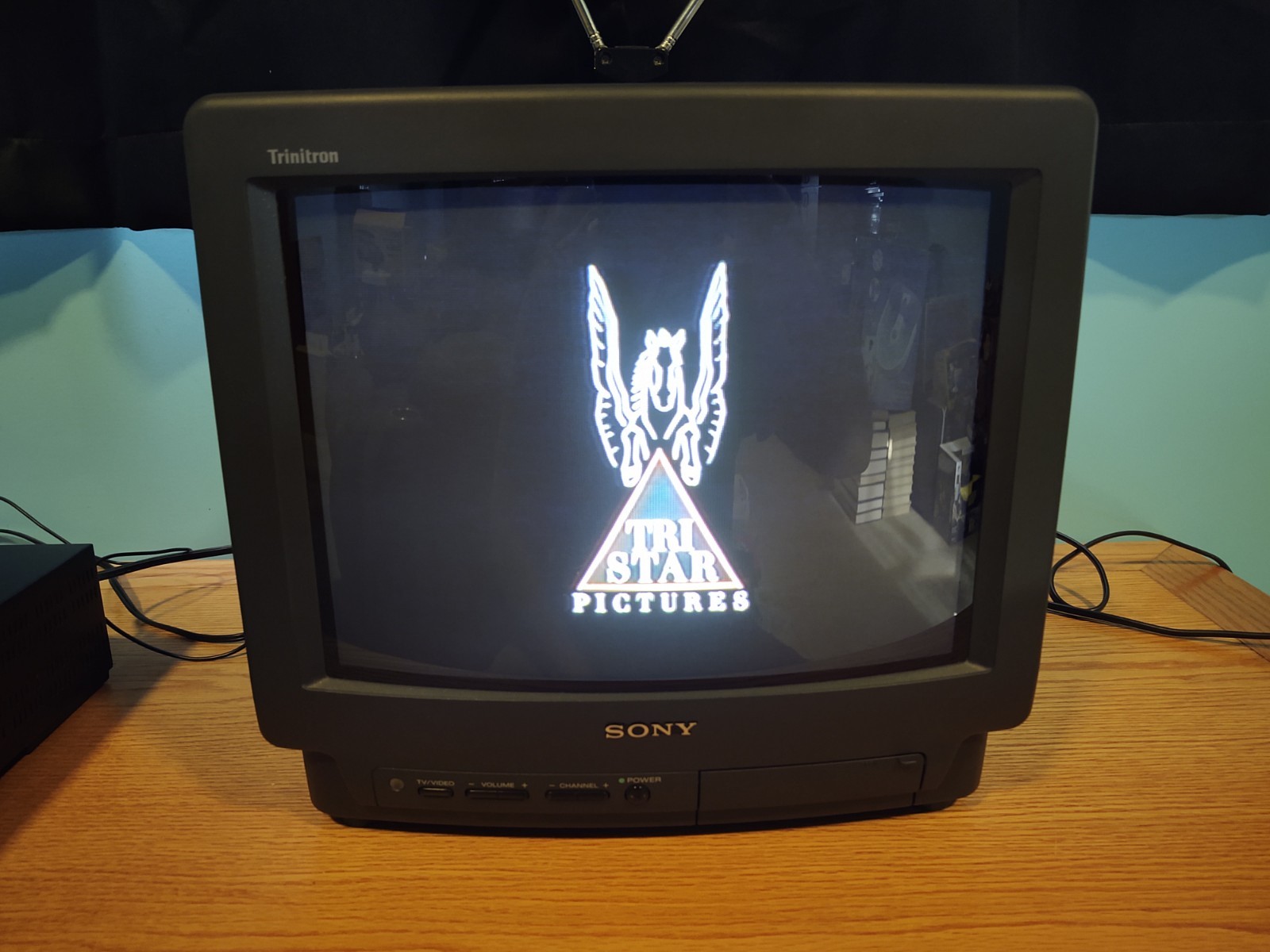 Sony Trinitron CRT TV KV-13M10 13″ Retro Gaming VCR TESTED