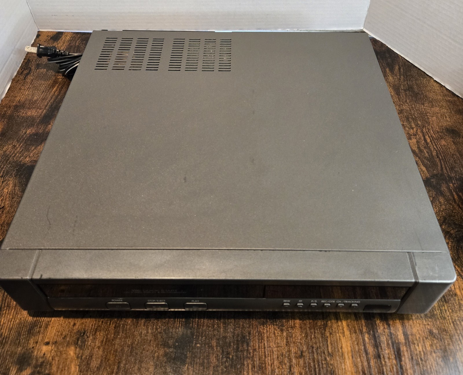 DAYTRON DVR-5482N VCR Video Cassette Recorder VHS Tape Player -Tested & Working