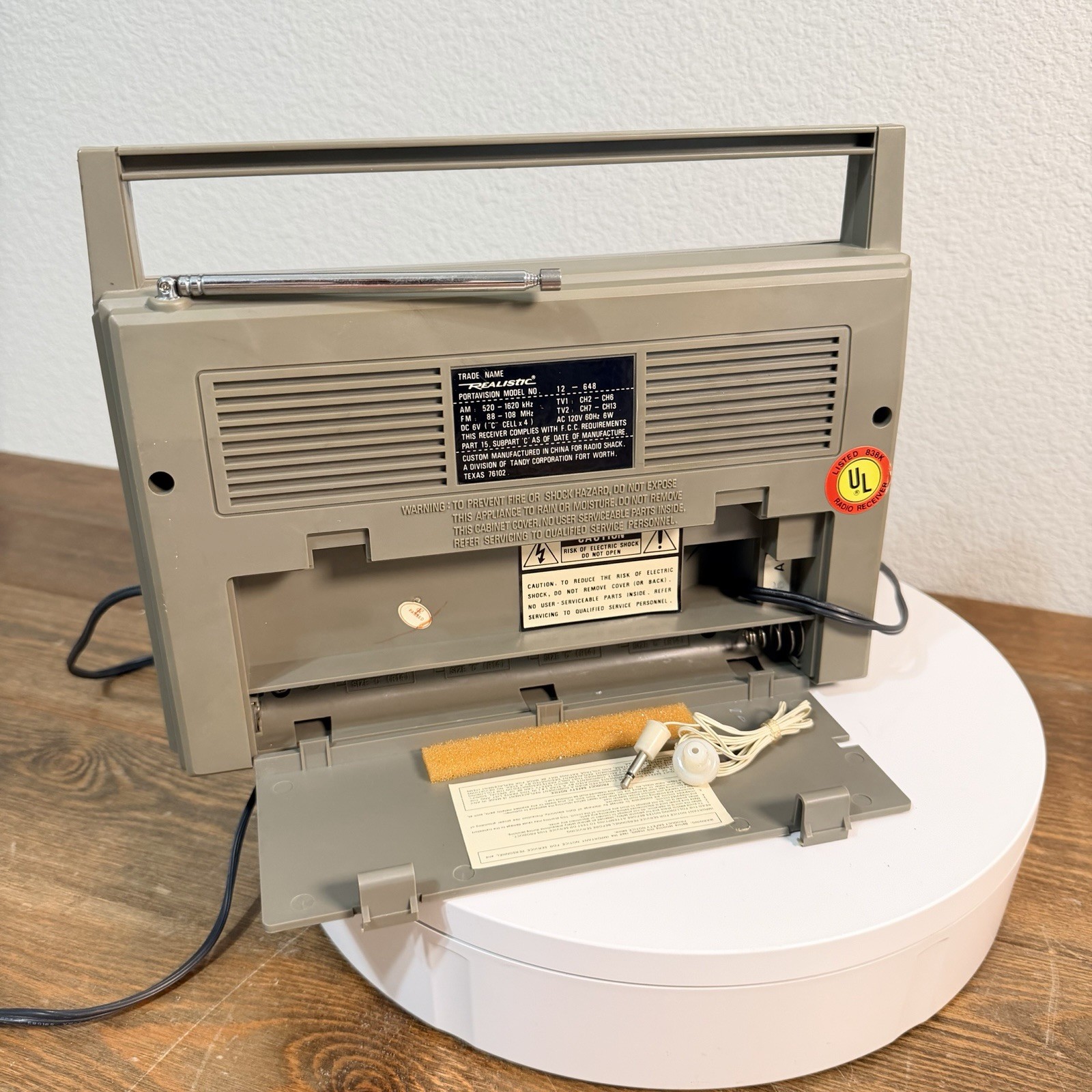Vintage Realistic Portavision 40 Radio 12 648 AM FM TV 4 Band TESTED