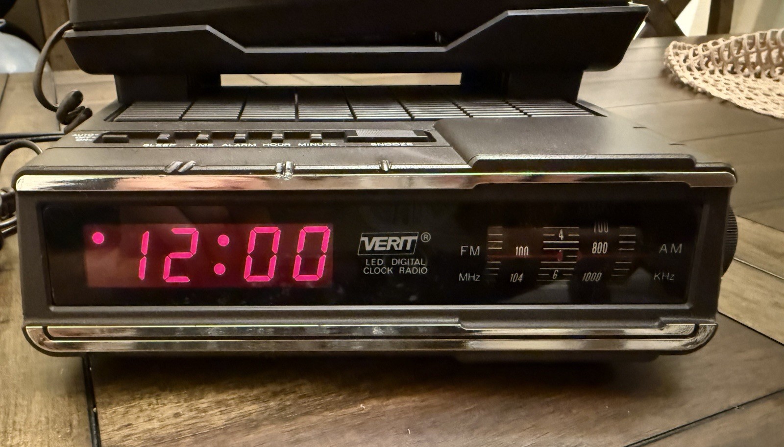 Vintage Verit AM FM Digital Clock Radio with Phone TL-6633 Wood Grain (Tested)