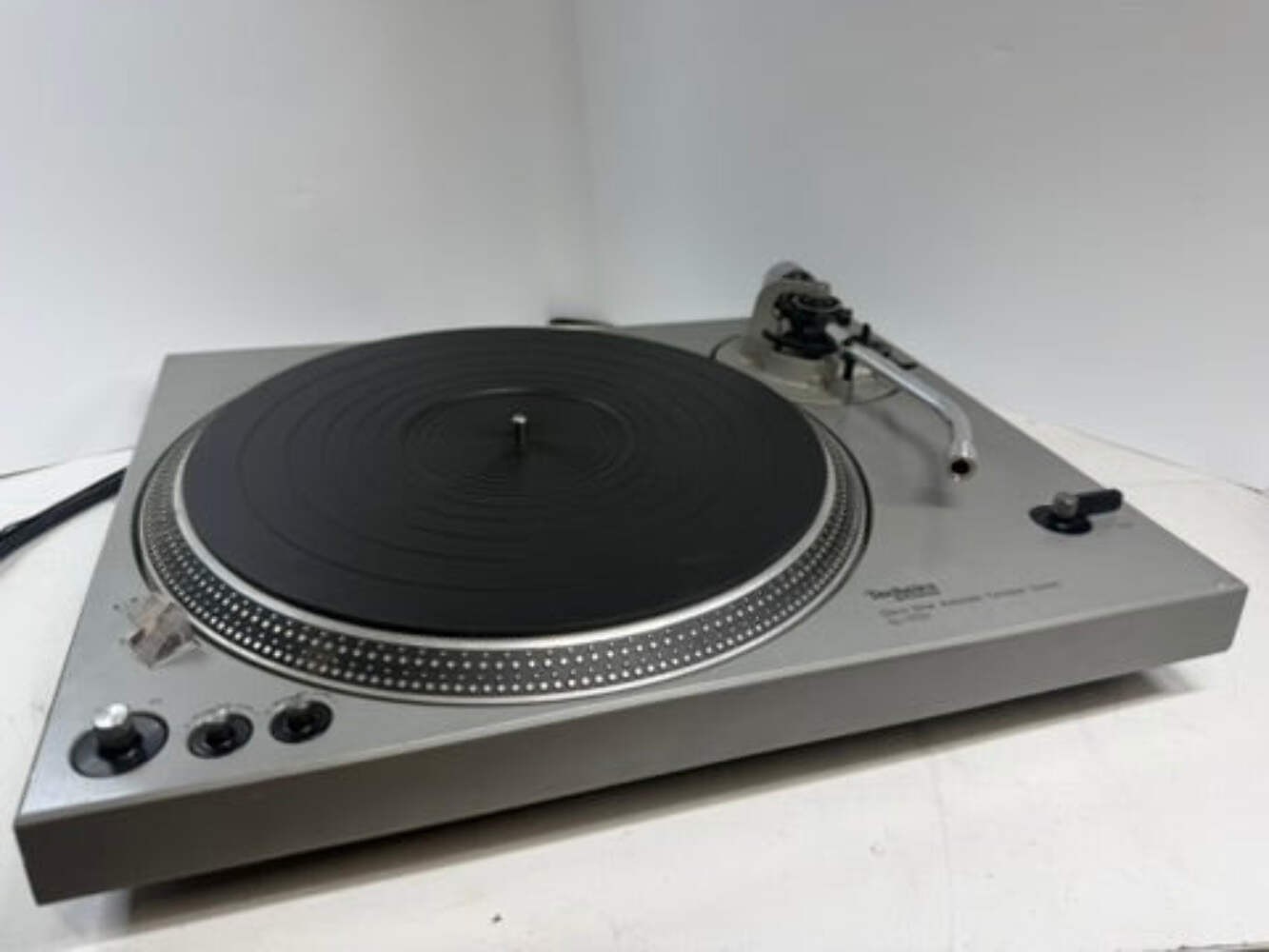 Technics SL-1700 Direct Drive Turntable Tested Working No Dust Cover – DeoxIT Se