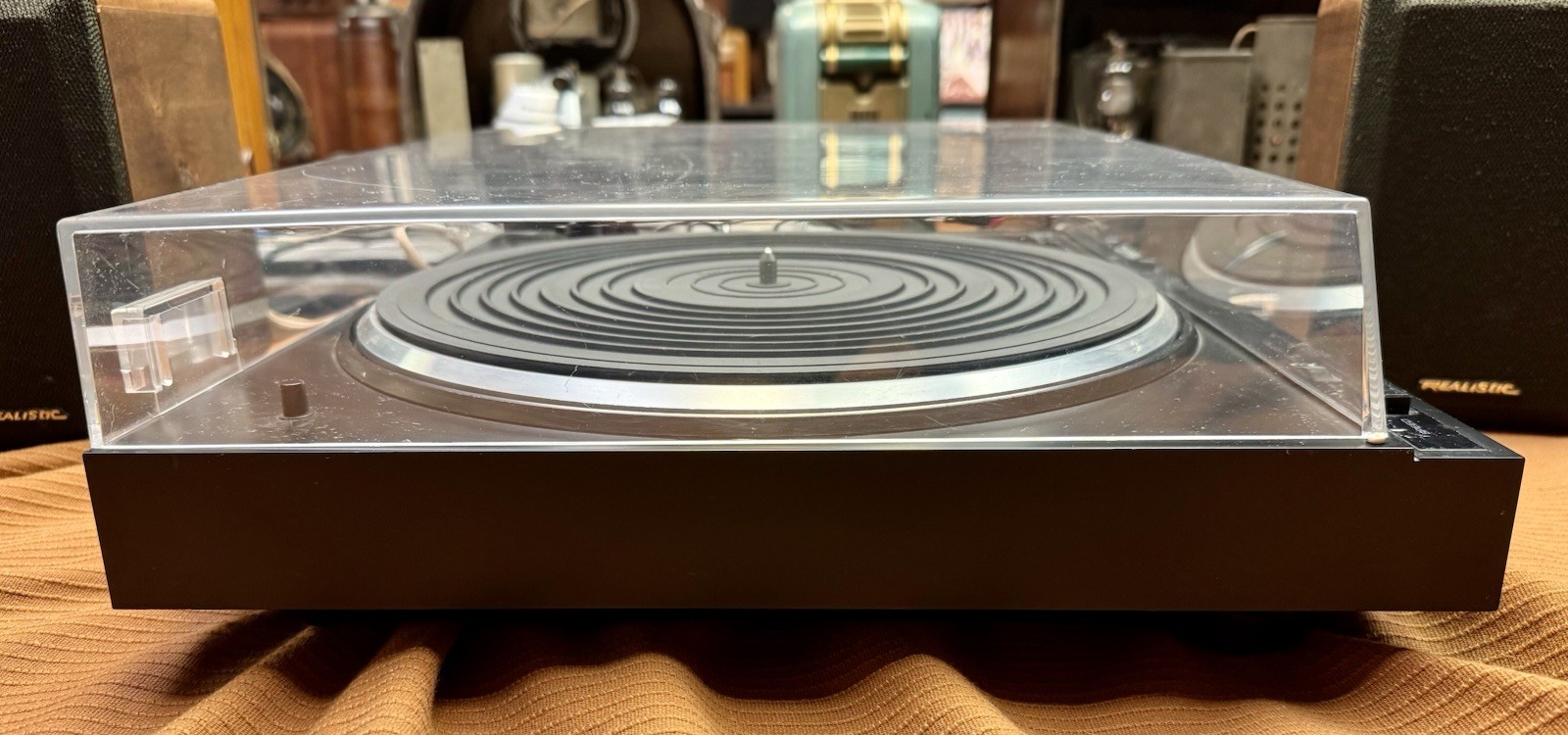 VINTAGE NIKKO NP-800 TURNTABLE WITH AUTO RETURN,QUARTZ LOCK,WORKS GREAT!!