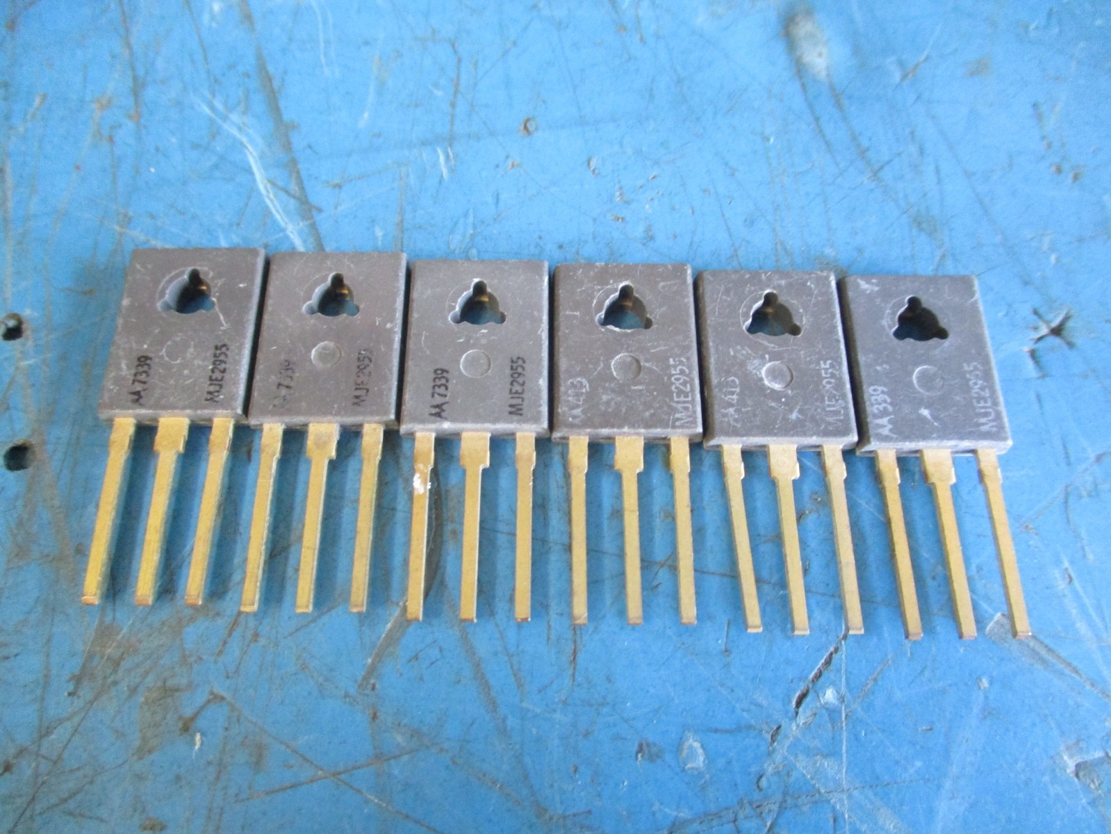 Motorola MJE 2N2955 Lot of Six Transistors
