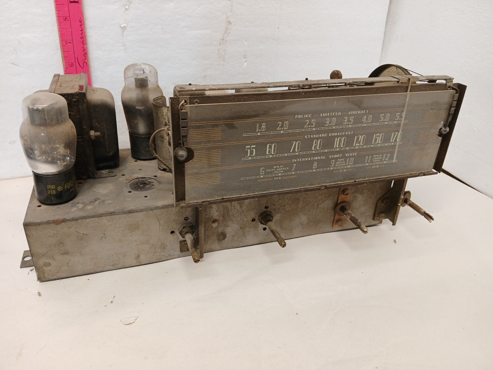 Motorola 81K31 Console Radio Chassis Tube Shortwave Dial Parts Untested