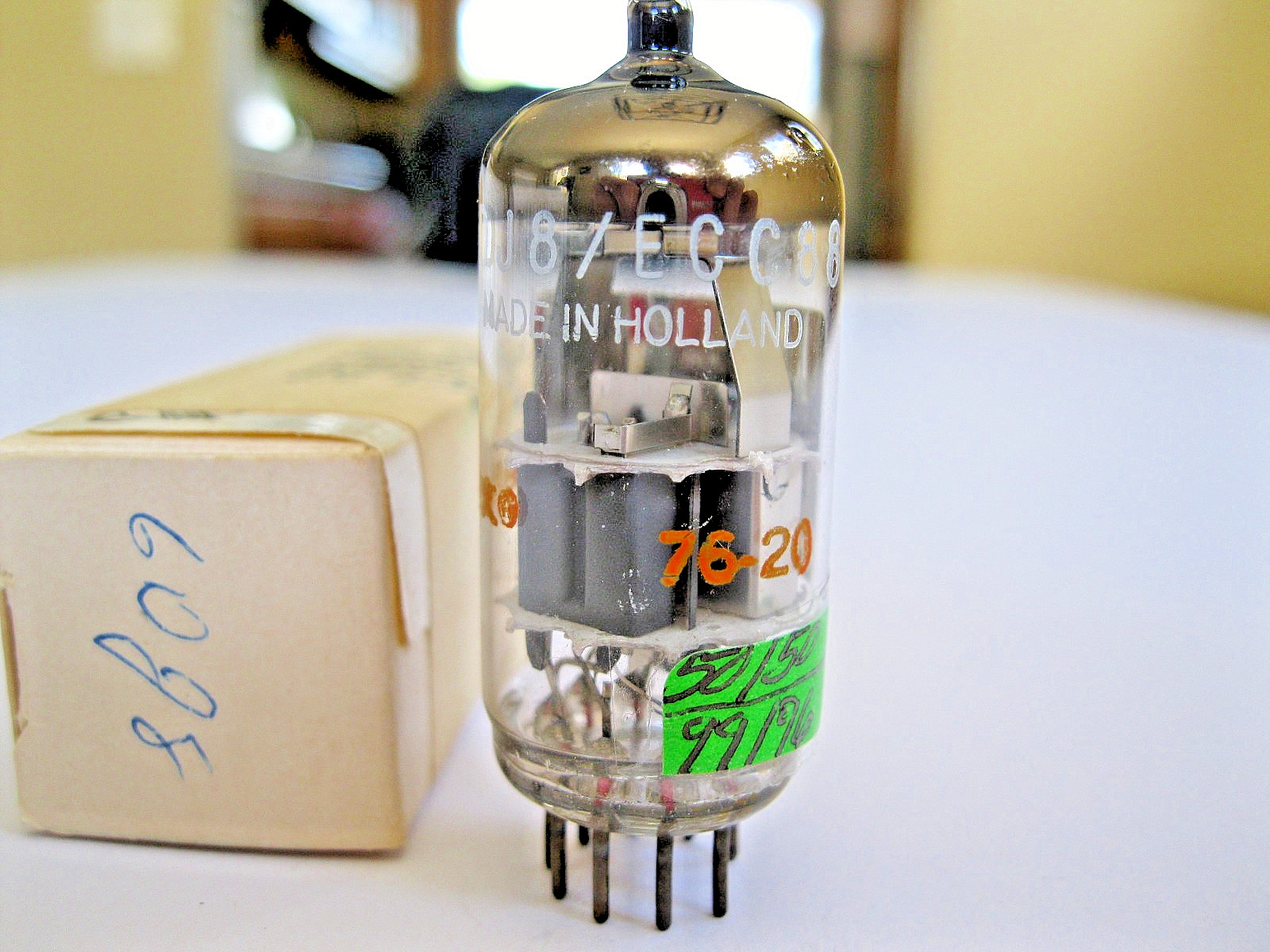 AMPERXE 6DJ8/ECC88 AUDIO VACUUM TUBE MADE IN HOLAND TV-7 TESTED NEW.