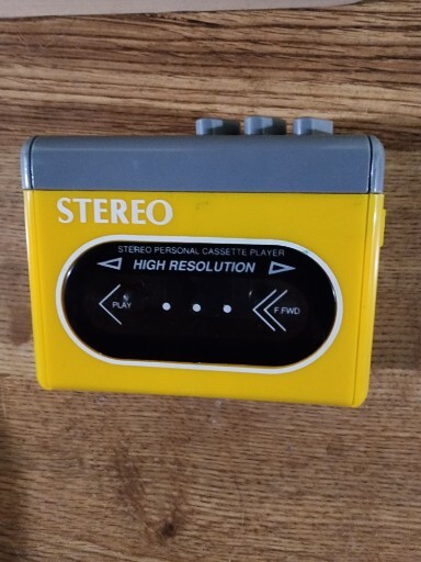 INTERNATIONAL Stereo Cassette Player Model al-18 WORKS