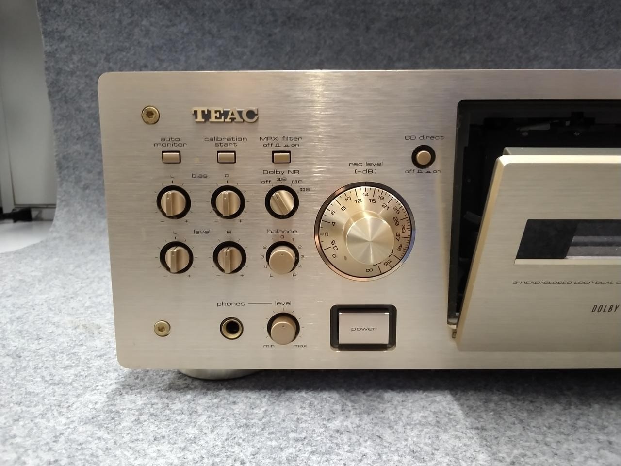 TEAC V-6030S 3 Head Dual Capstan Cassette Deck Tray Not Closing Japan