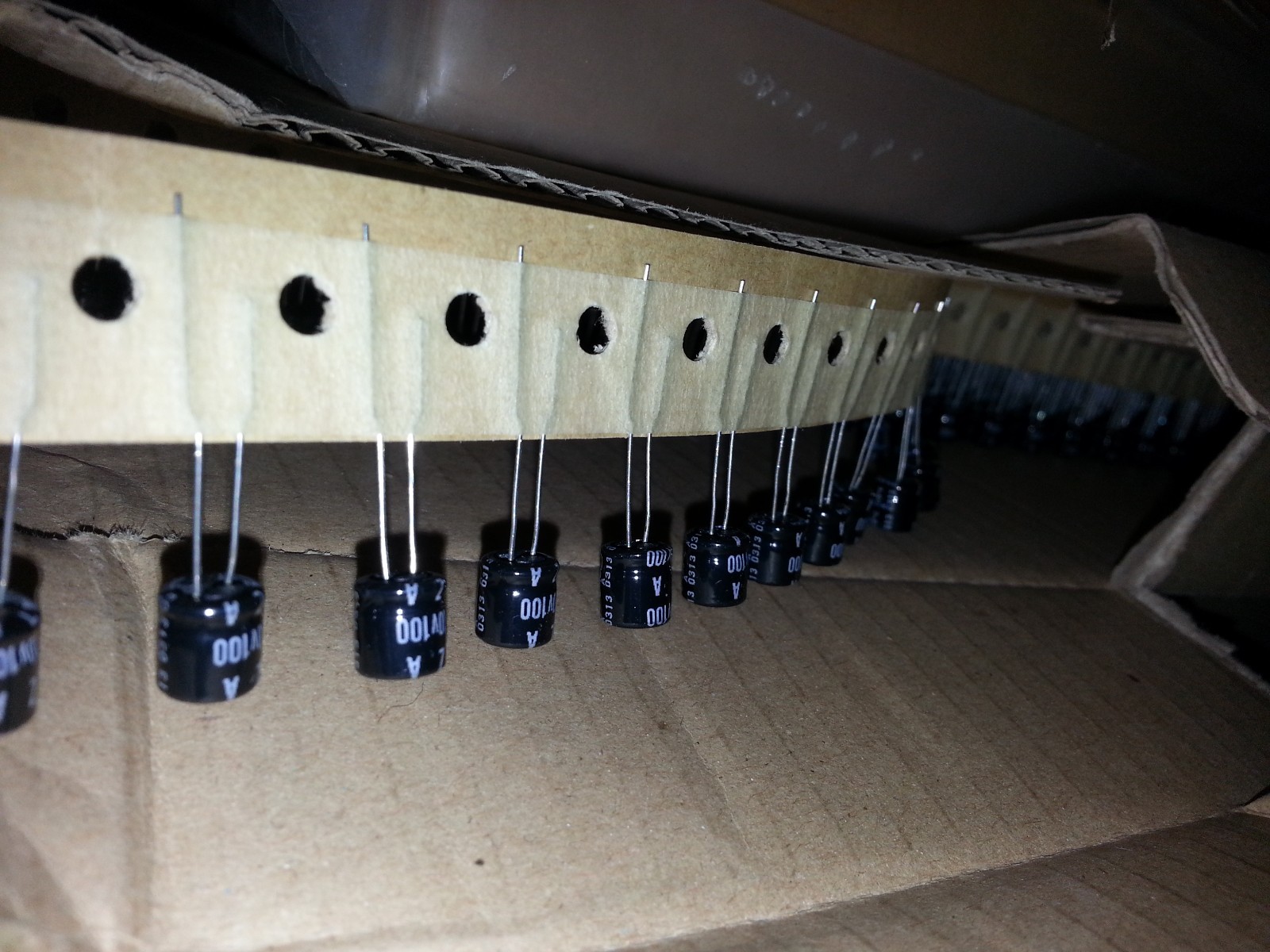 20pcs 100uf 10V RUBYCON ZA LOW ESR JAPAN MADE EXTREMELY HI END CAPS FOR AUDIO !