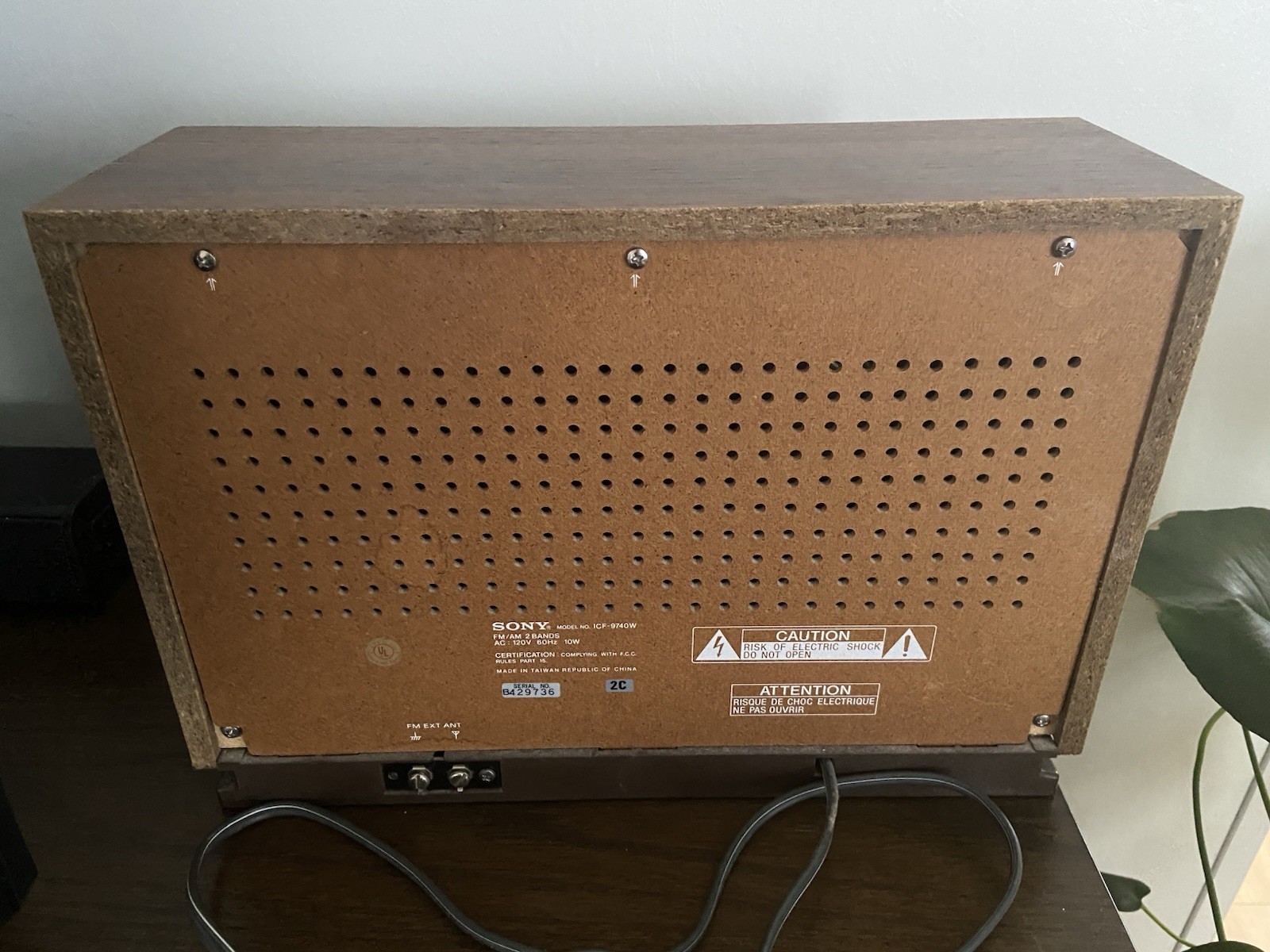 Vintage Sony ICF-9740W AM/FM Tabletop Radio Works 2 Bands