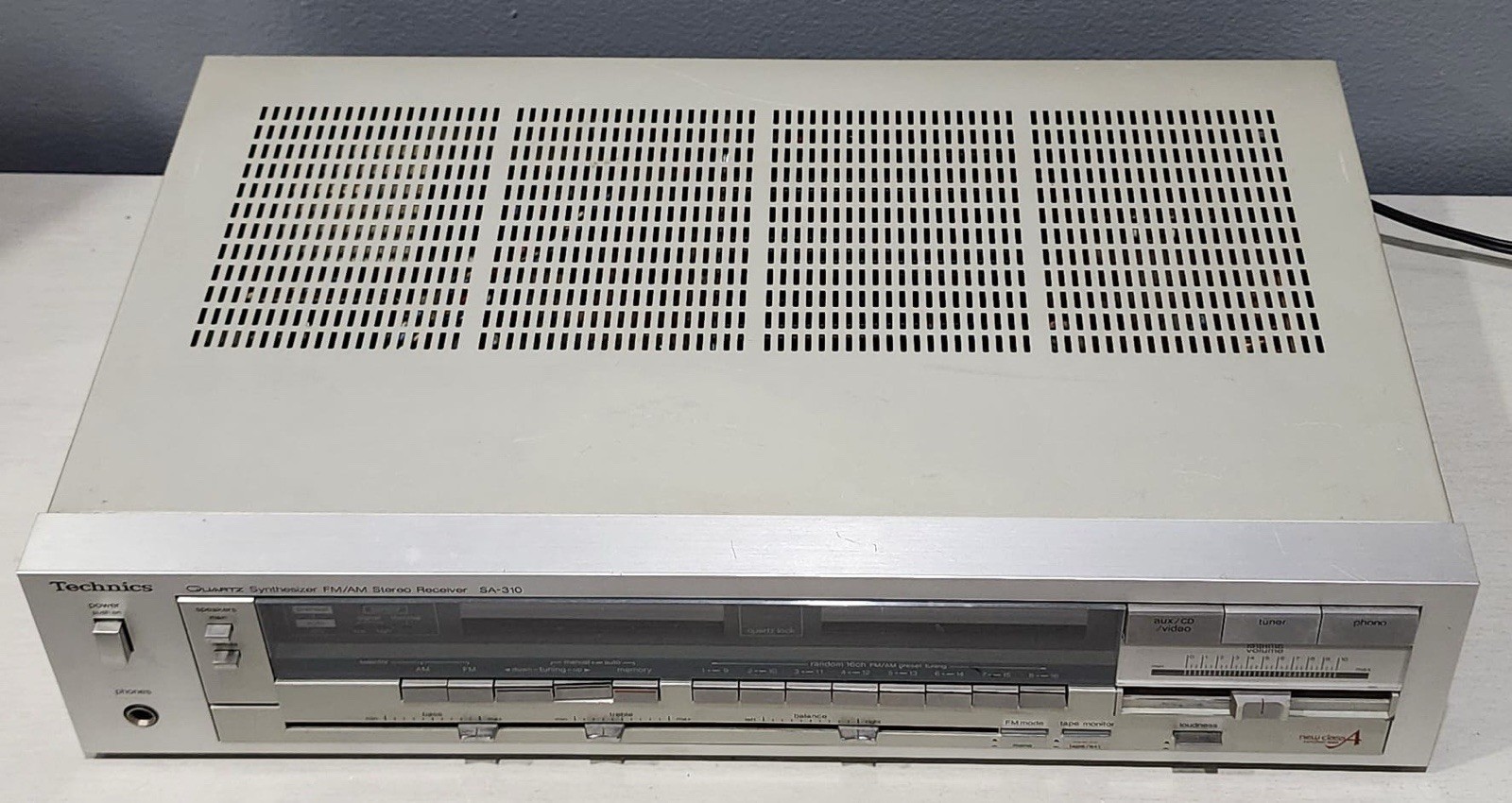 Technics SA-310 Quartz Synthesis AM/FM Stereo Receiver