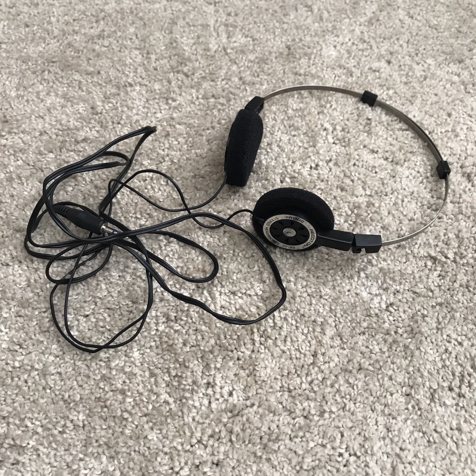 Vintage 1980’s Recoton ST-93 Folding Stereo Headphones