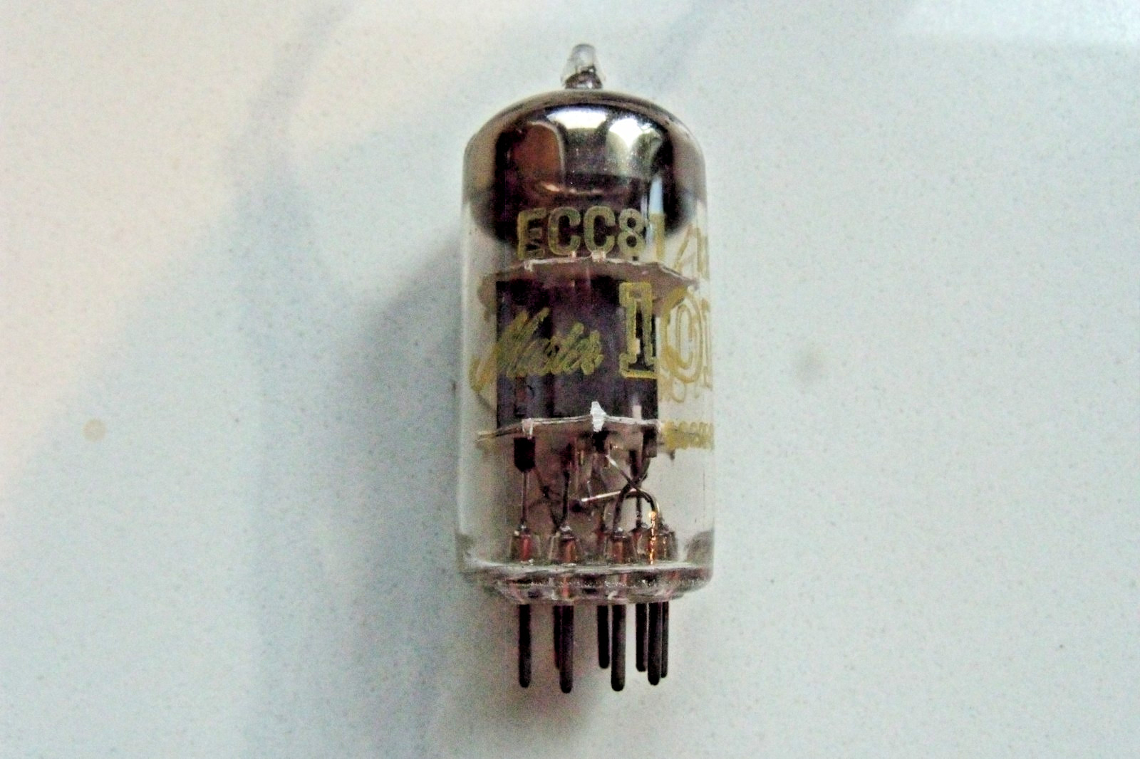 FAB MULLARD ECC81/12AT7 10M MASTER SERIES TUBE
