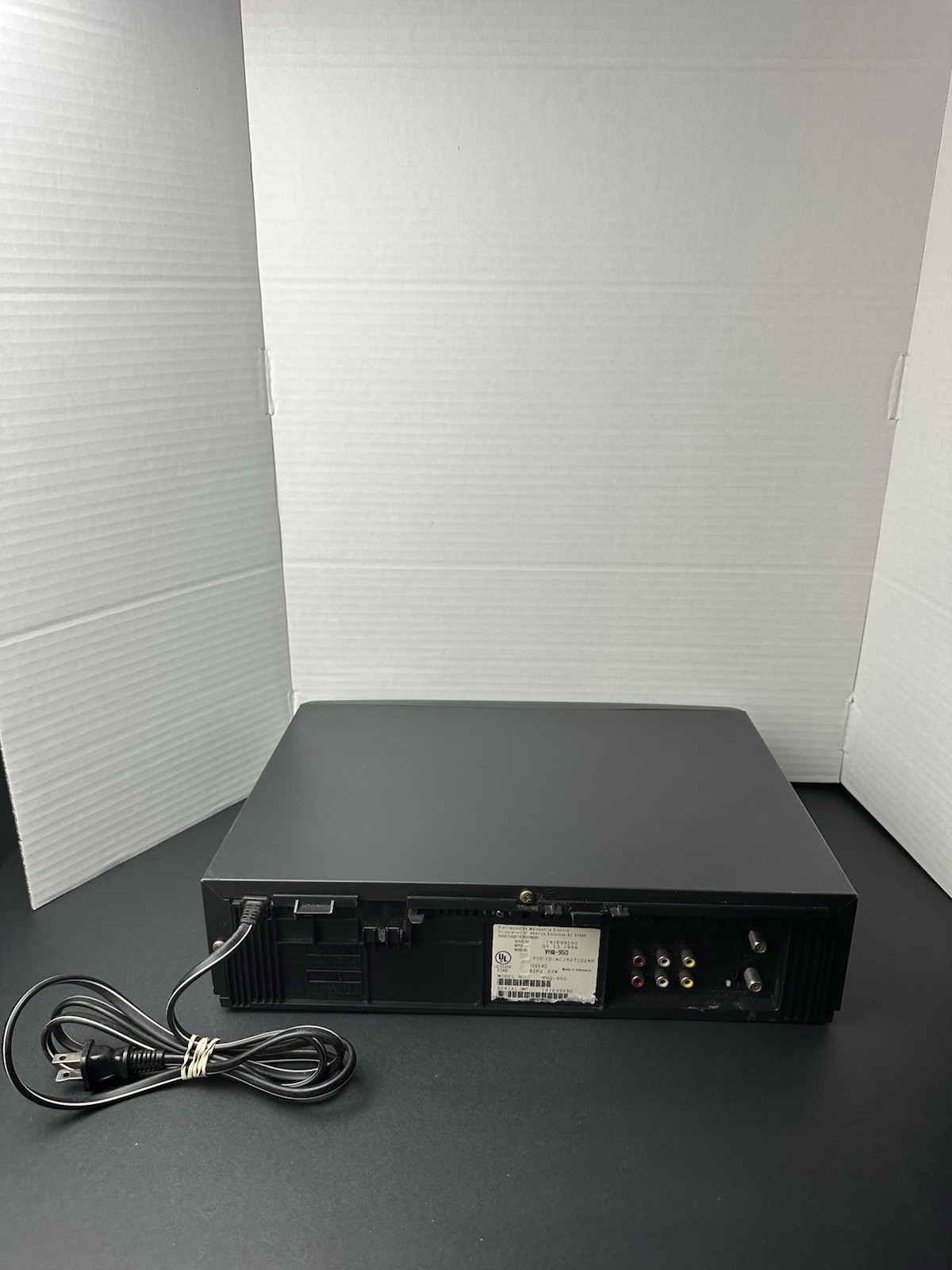 Quasar VHQ-940 Omnivision 4-Head VCR VHS Player No Remote Tested Working
