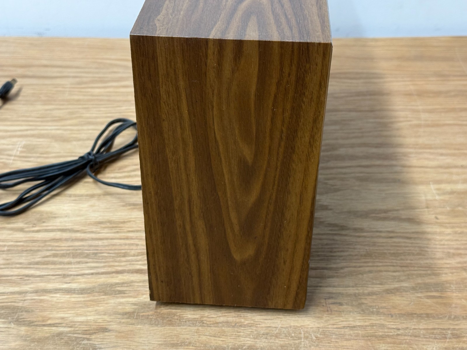 PANASONIC MODEL RE-6516 AM-FM TABLE TOP RADIO WALNUT CASE 1960s Tested