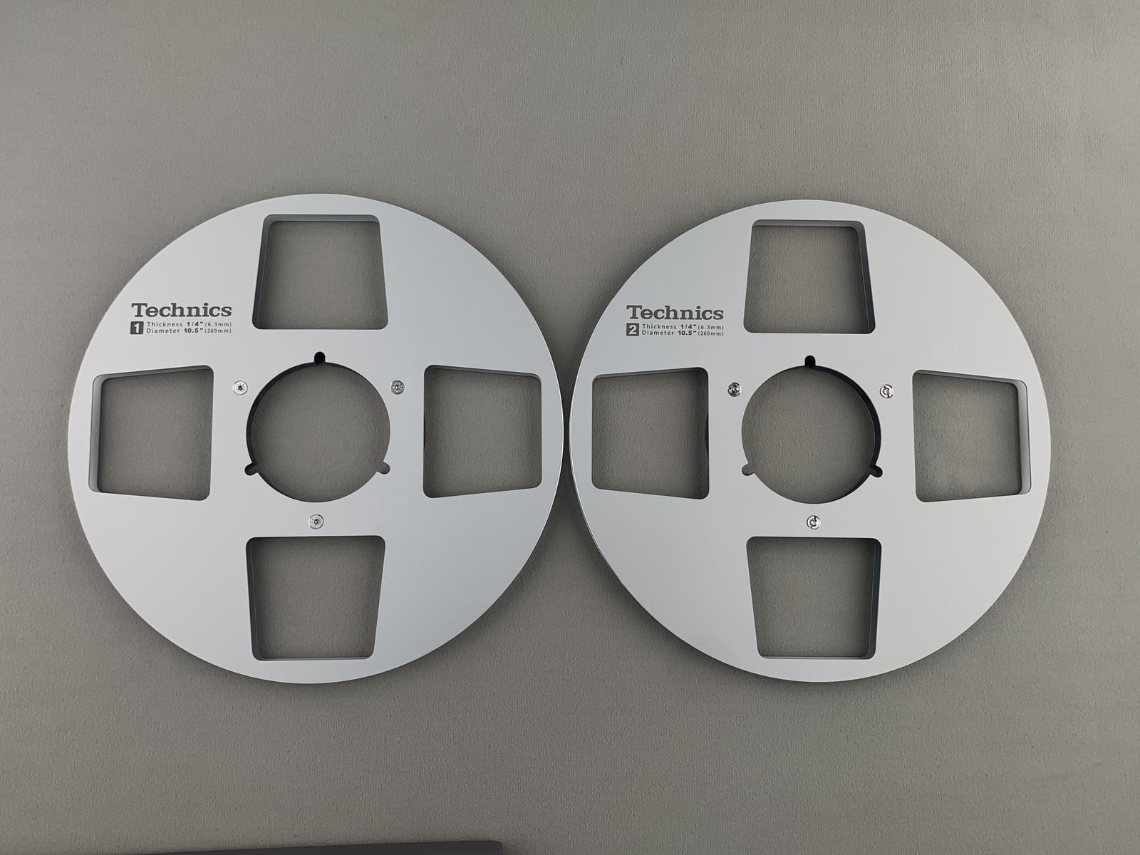 1 Pair Pro 10.5″ Silver 1/4″ TECHNICS Tape Reel For Reels To Reel Tape Recorders