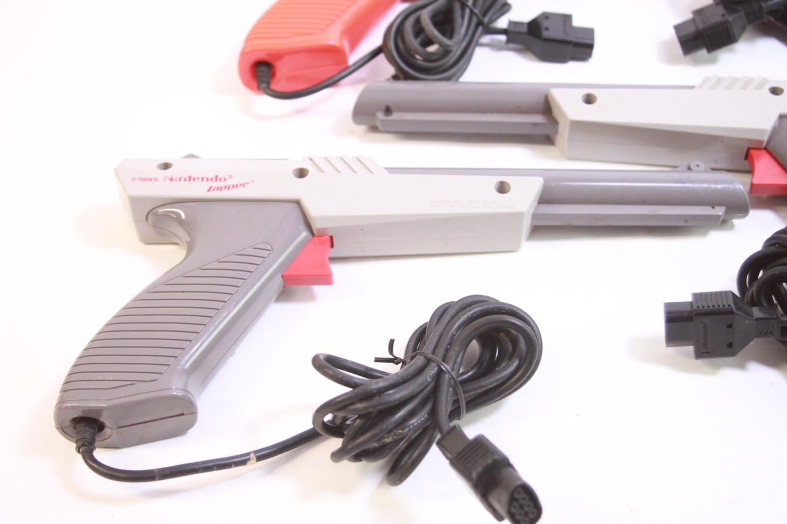 Lot of 4 Nintendo NES Zapper Light Gun Mixed Colors Read For Parts