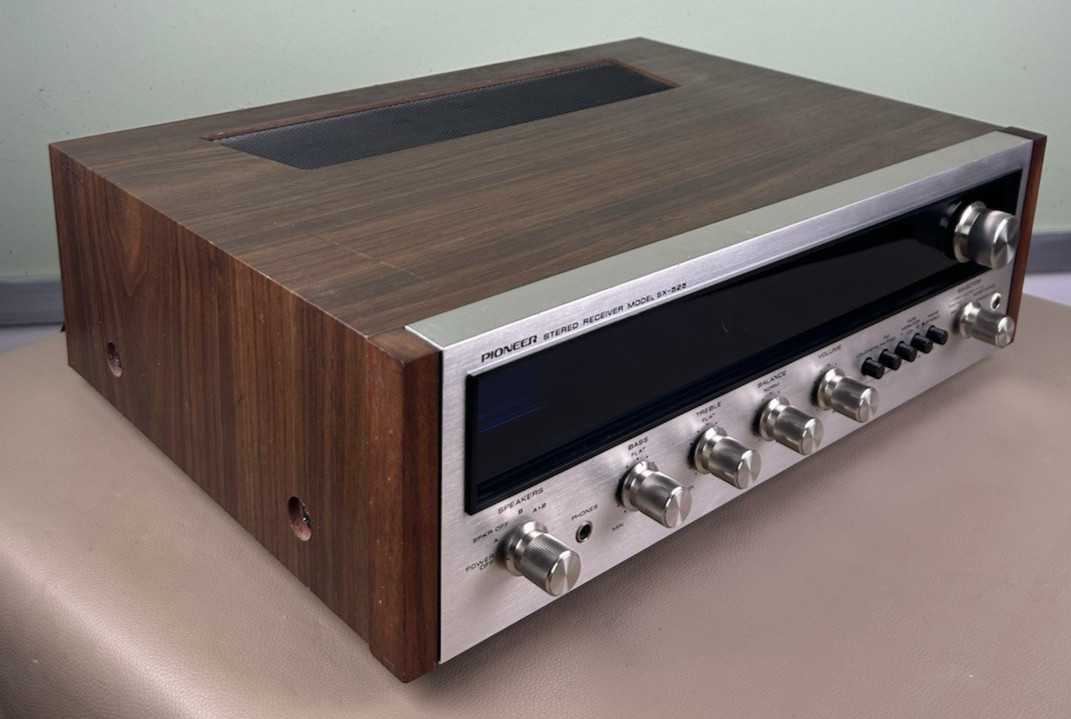 PIONEER SX 525 STEREO RECEIVER